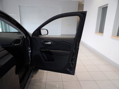 2023 Jeep Cherokee Altitude Lux