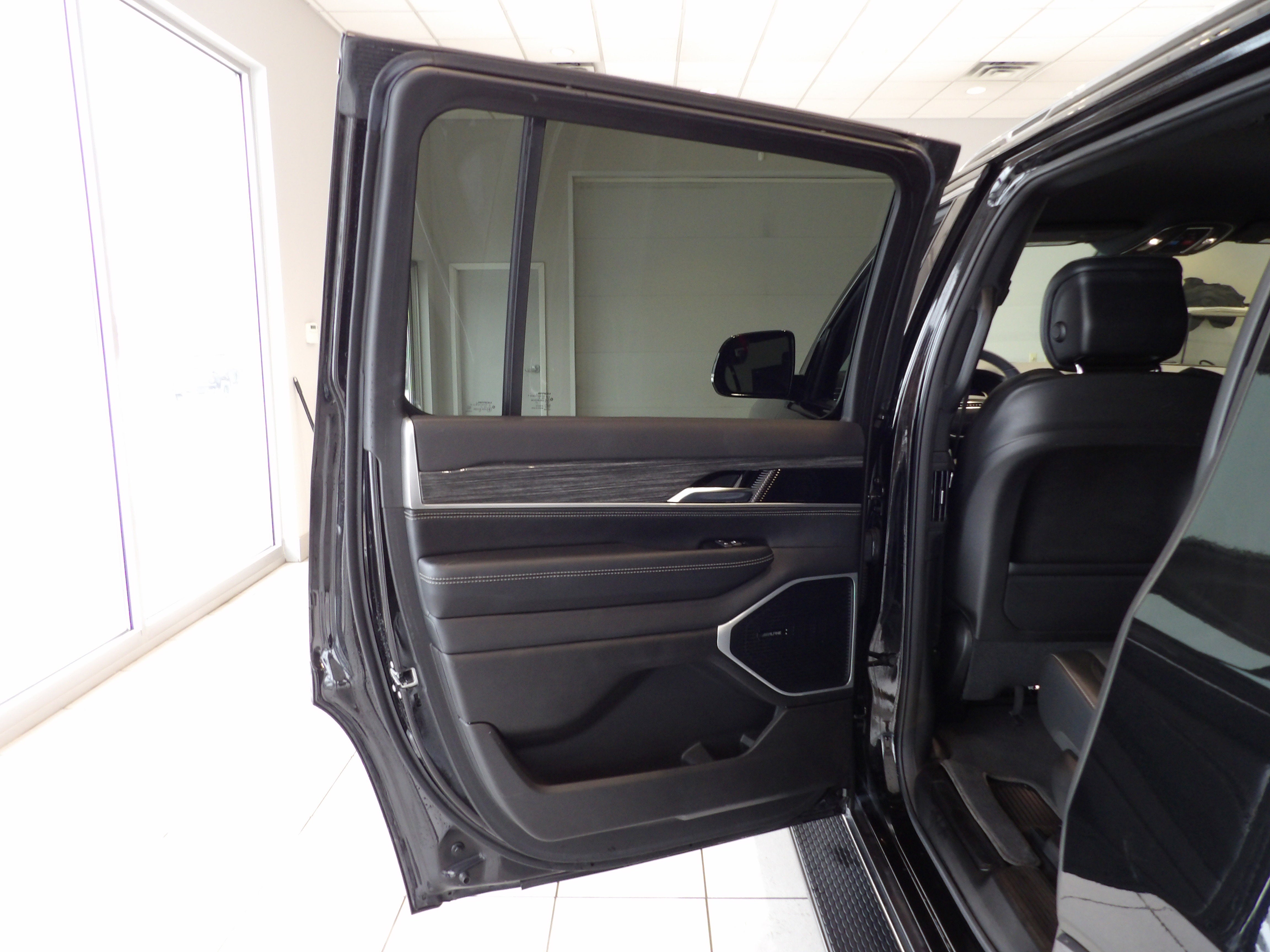 2022 Jeep Wagoneer Series II