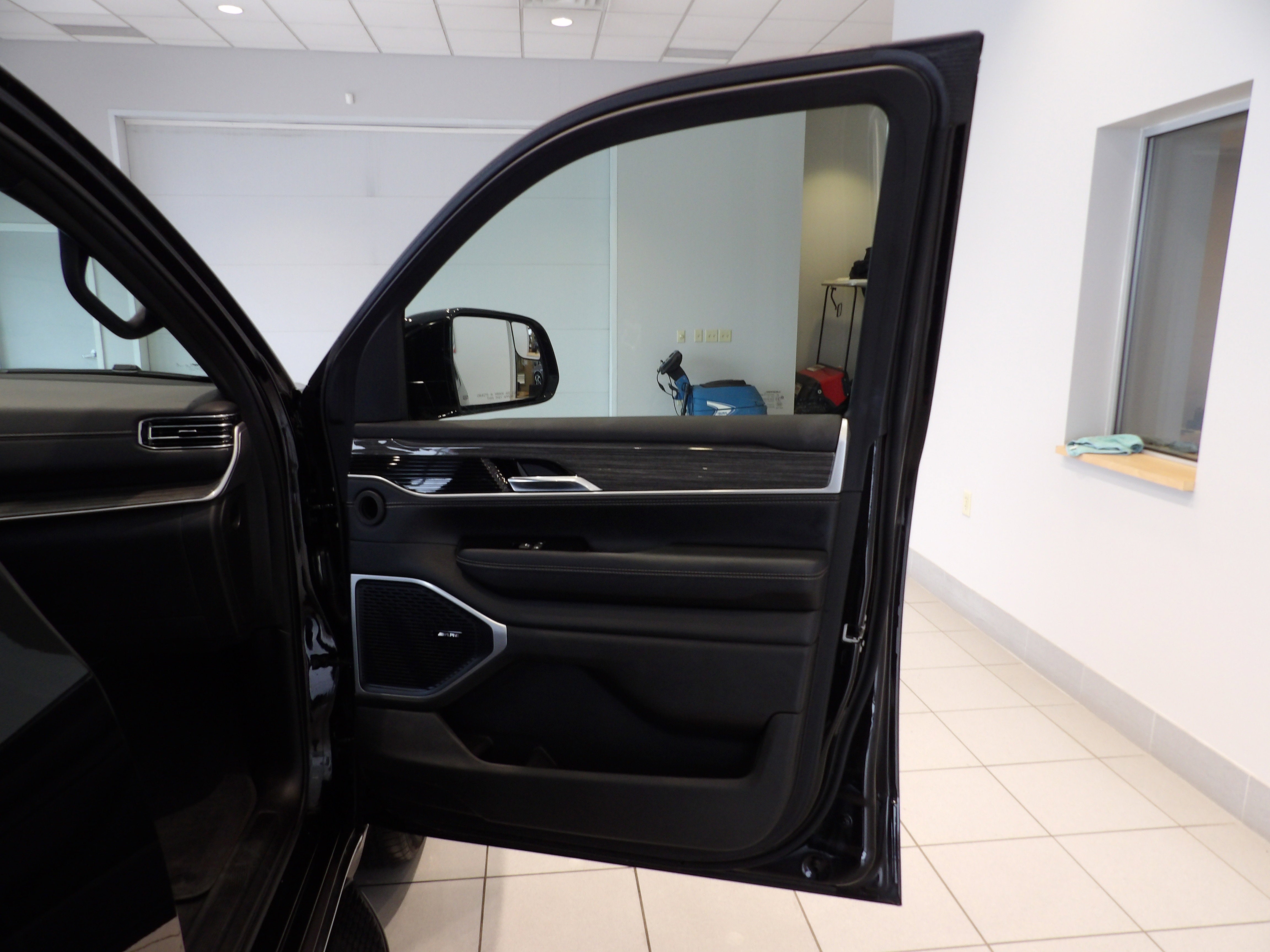 2022 Jeep Wagoneer Series II