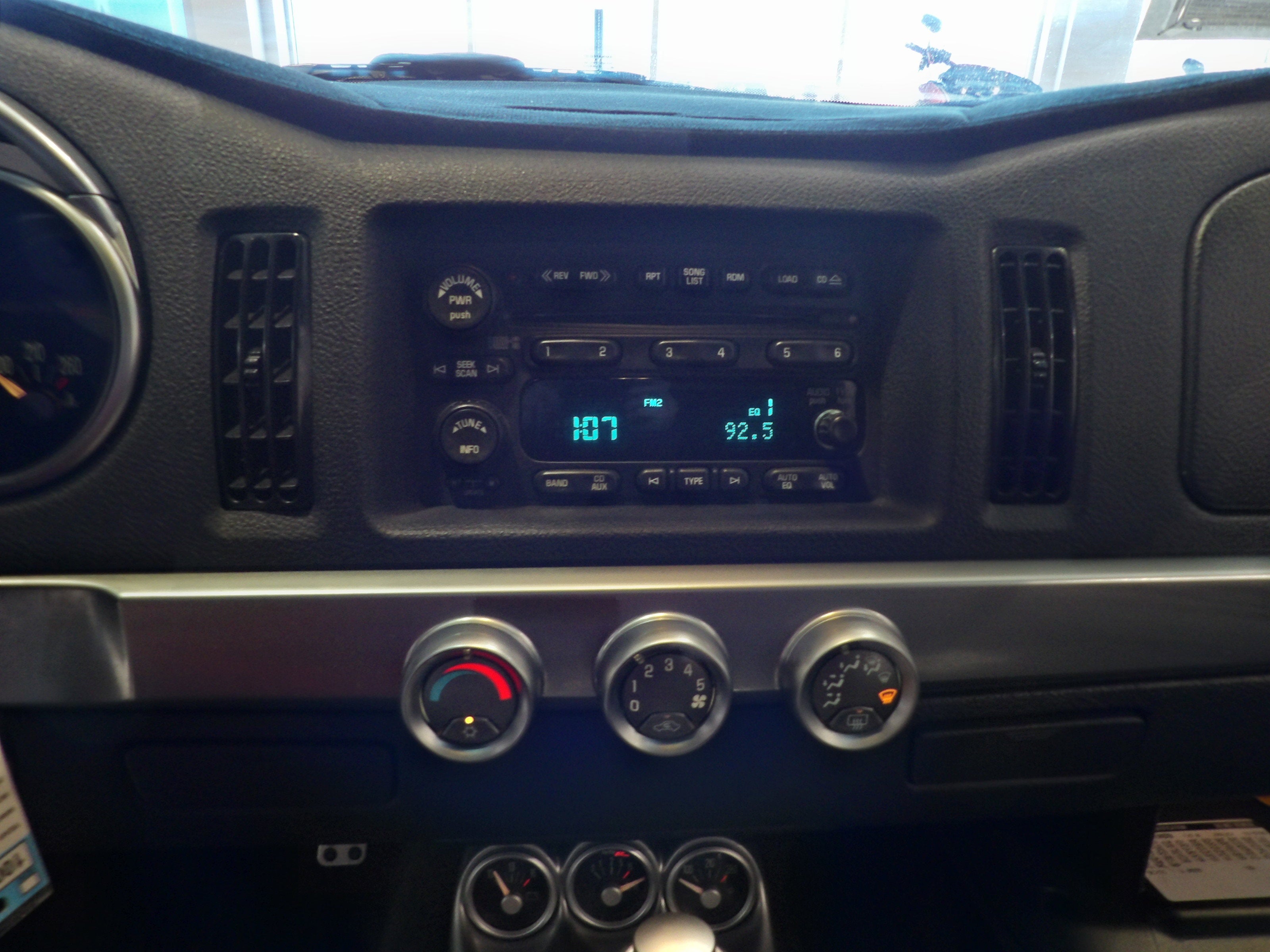 2005 Chevrolet SSR LS