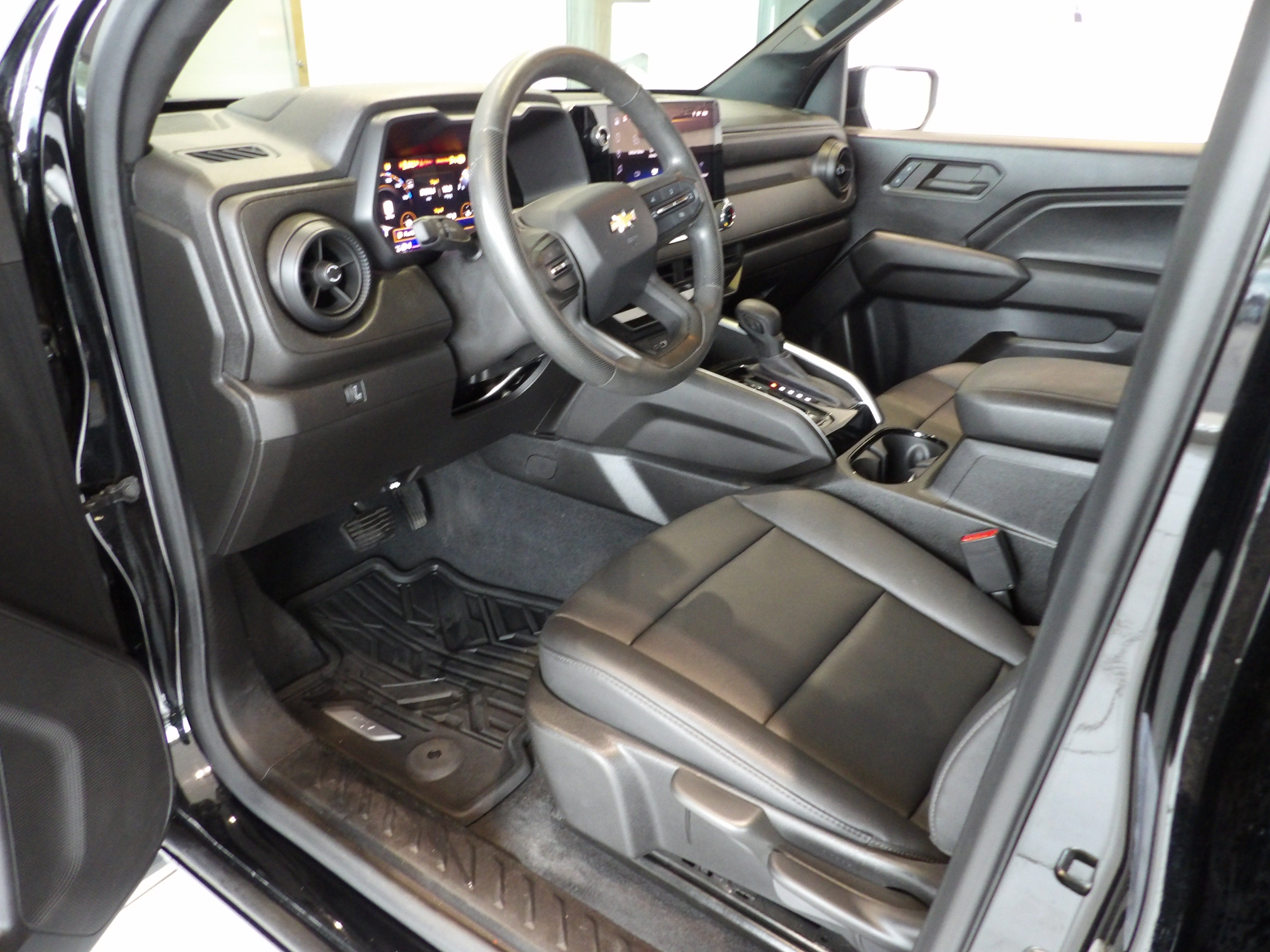 2024 Chevrolet Colorado WT