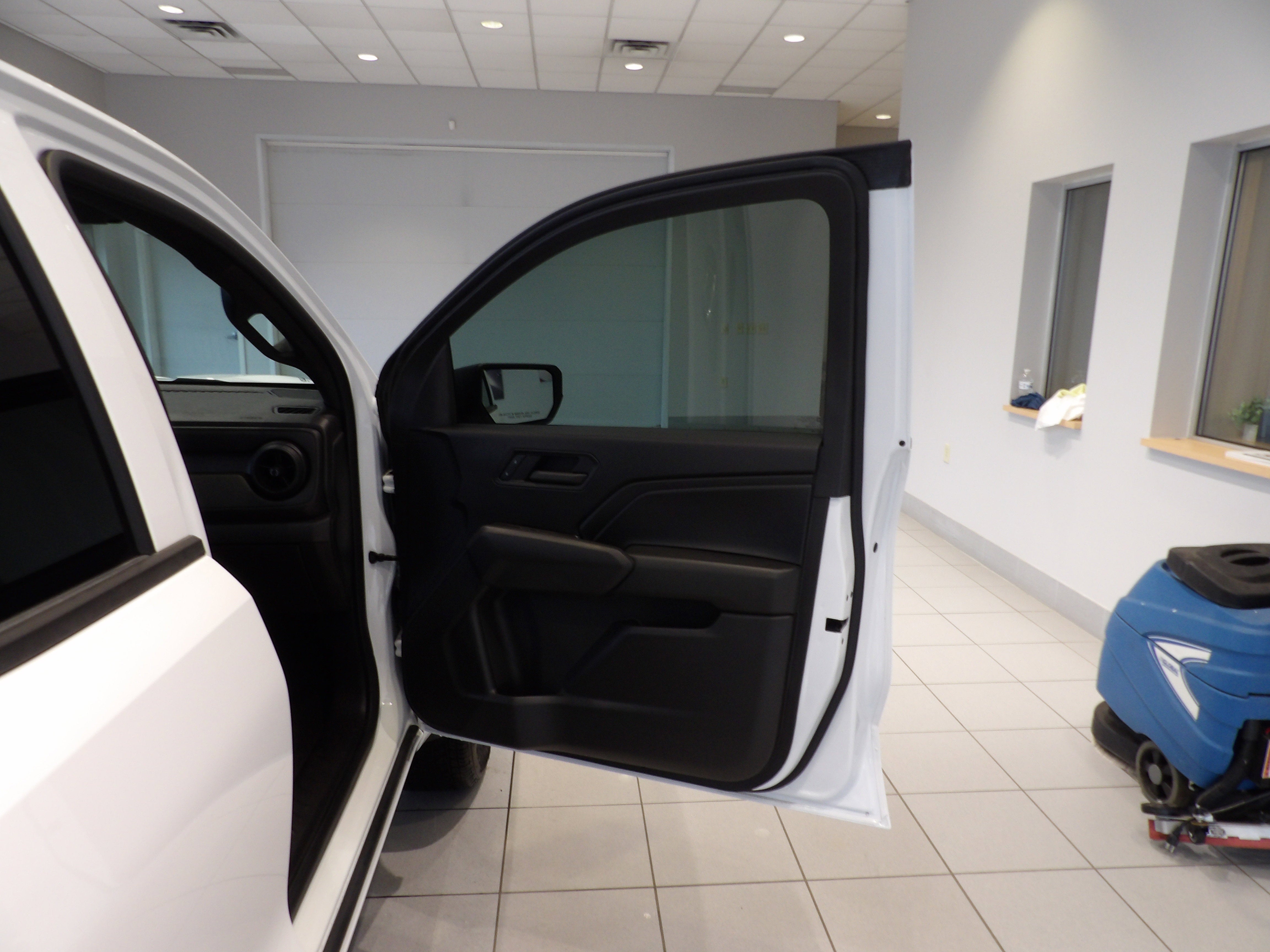 2023 Chevrolet Colorado WT