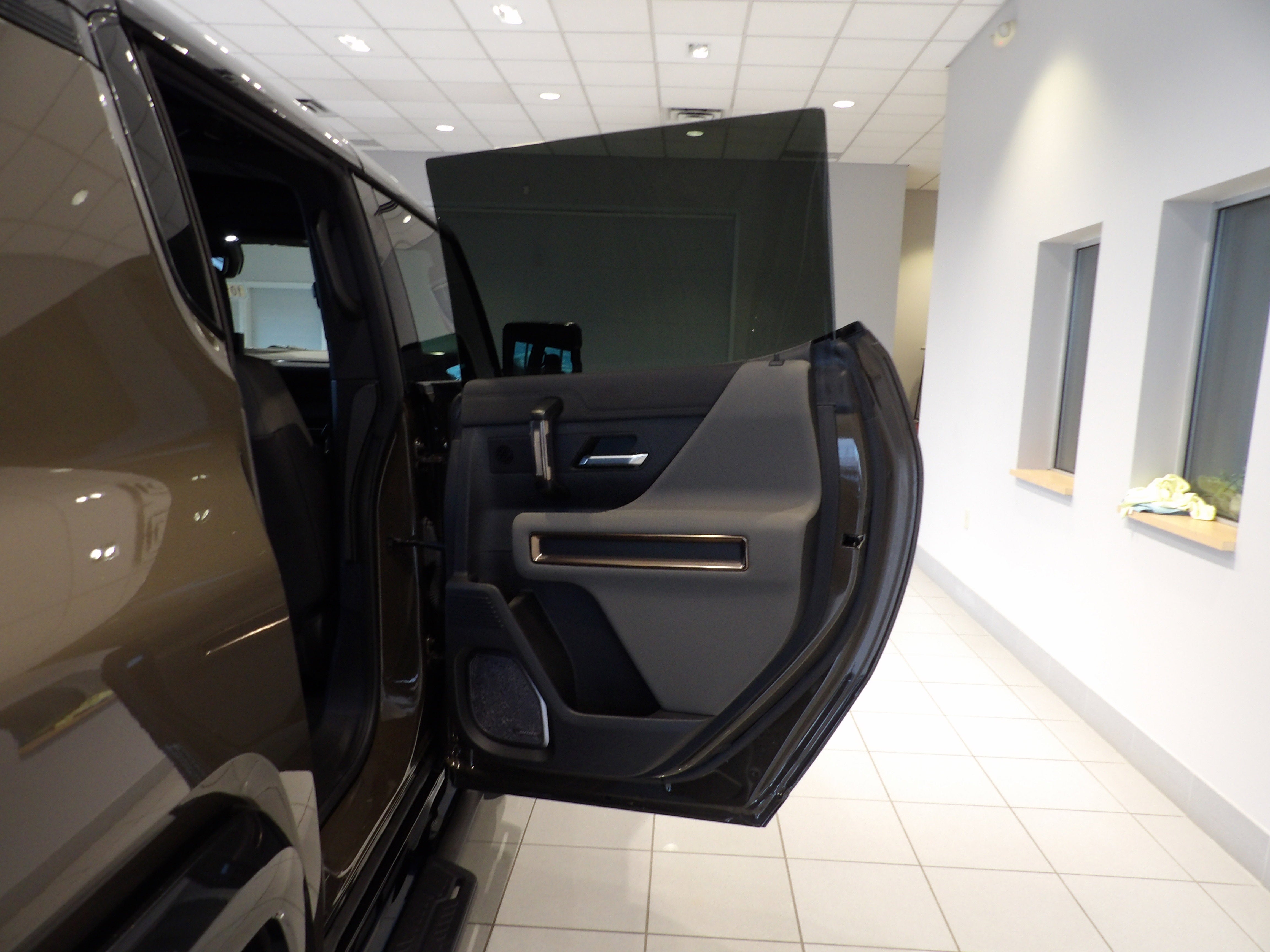 2024 GMC HUMMER EV SUV 2X