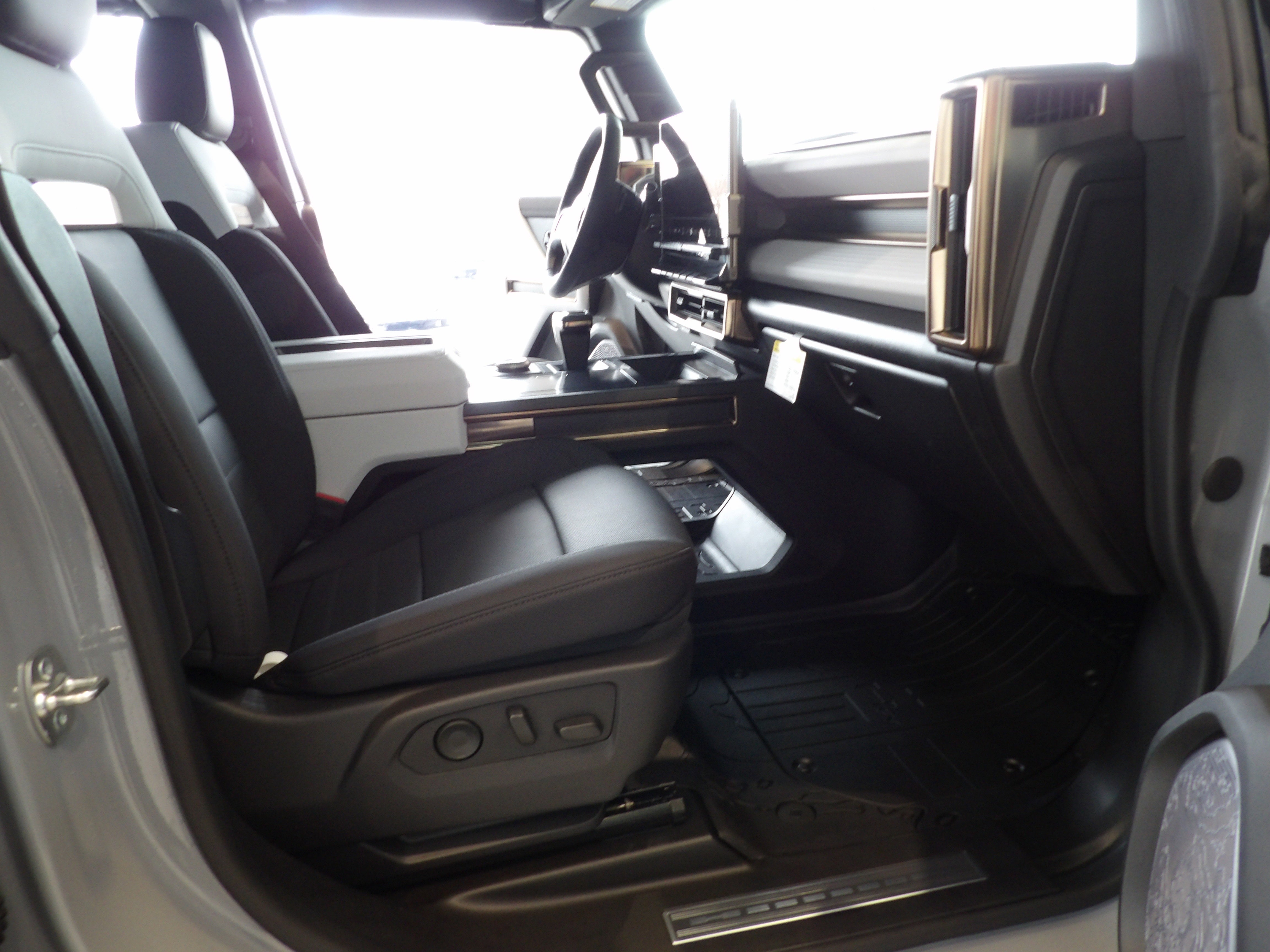 2024 GMC HUMMER EV SUV 2X