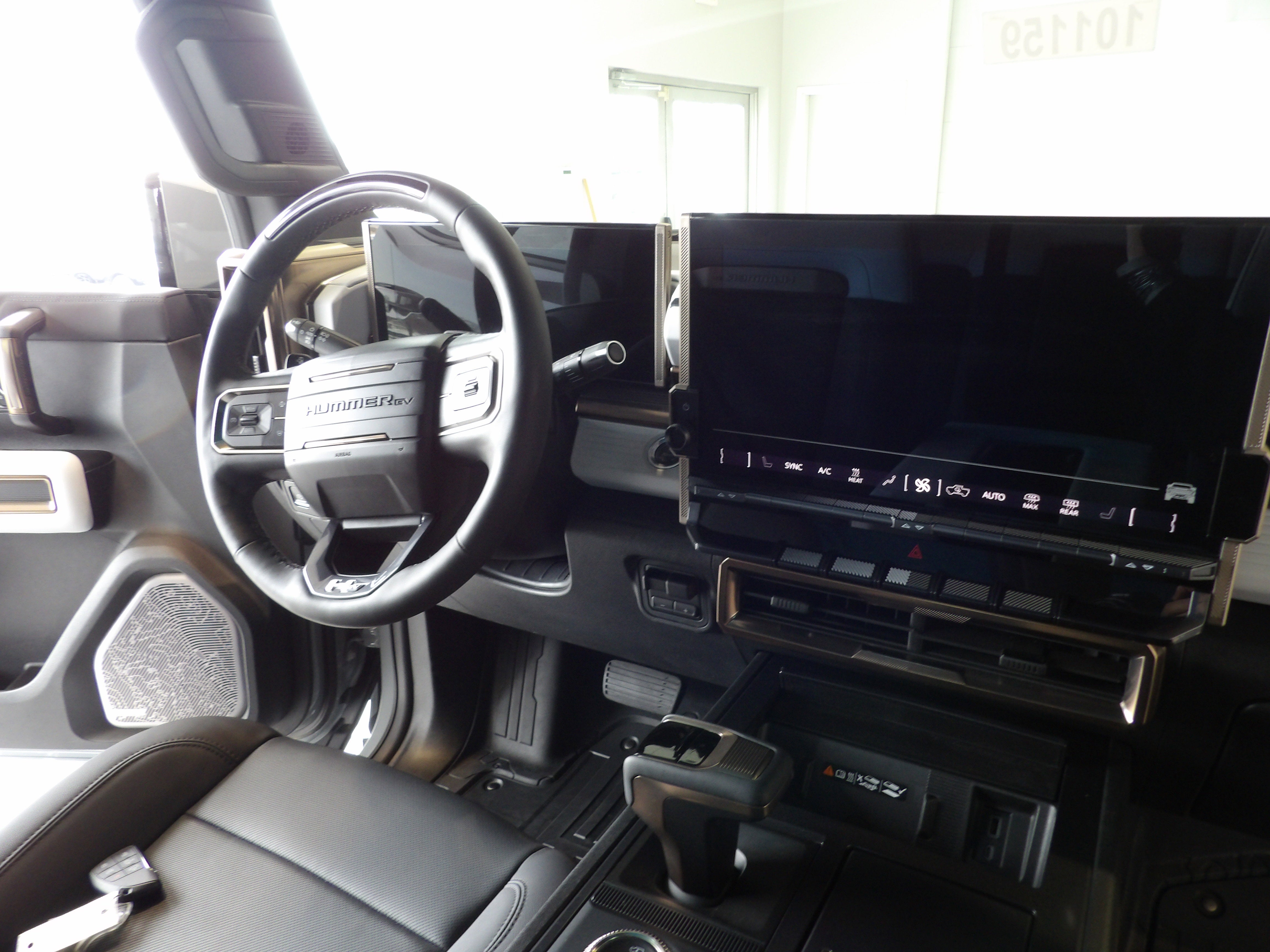 2024 GMC HUMMER EV SUV 2X