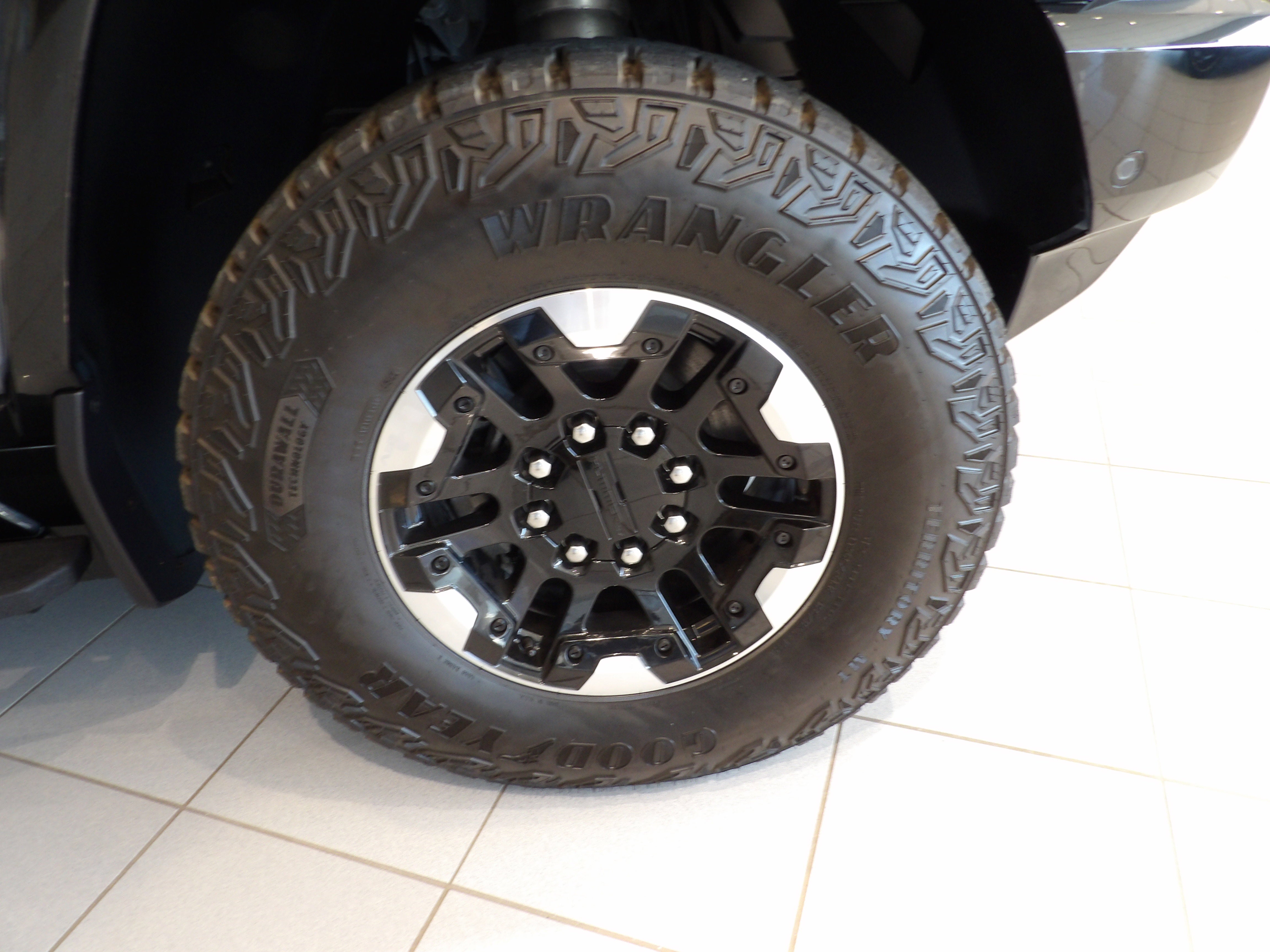 2024 GMC HUMMER EV SUV 2X