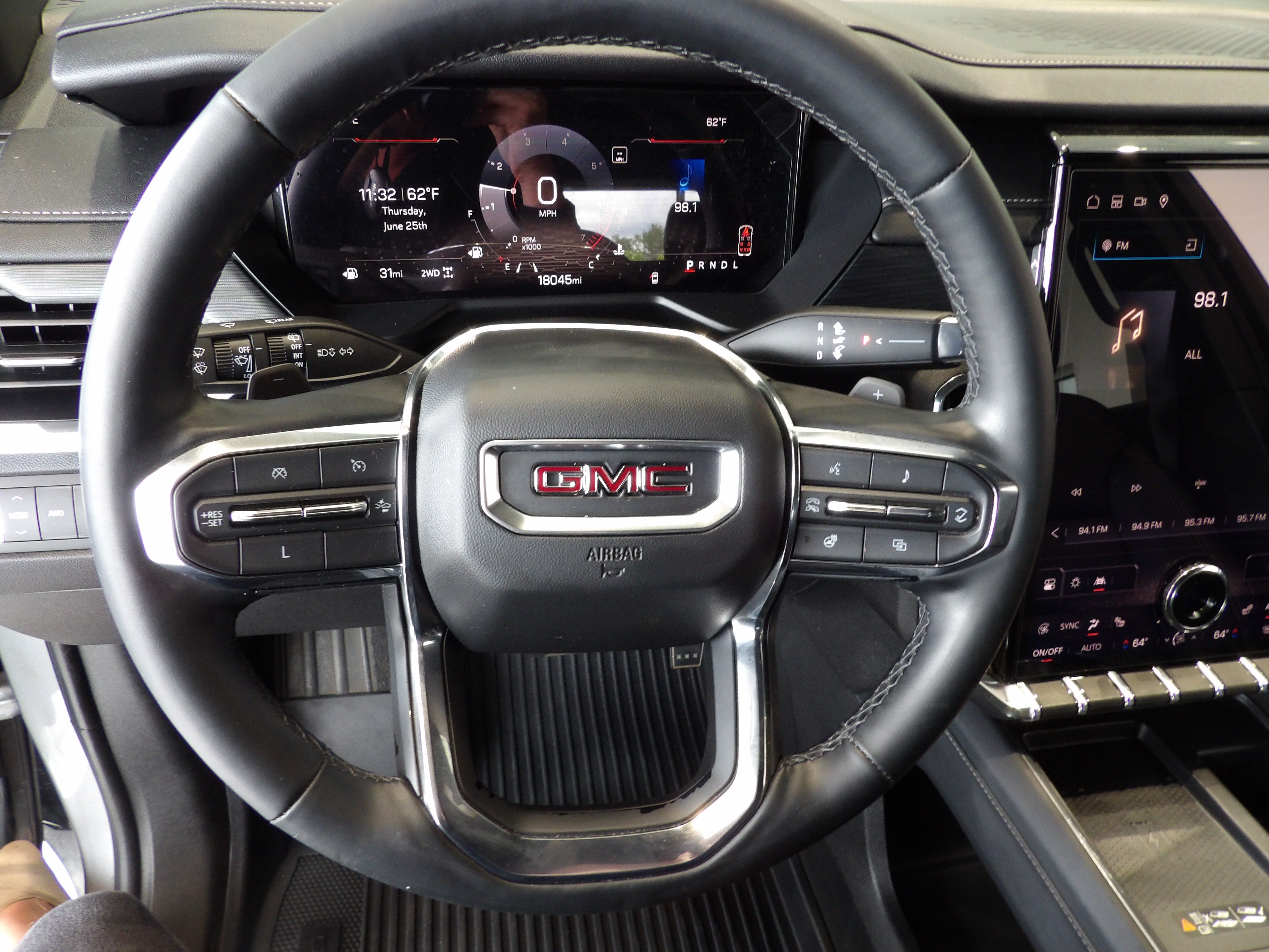 2024 GMC Acadia Elevation