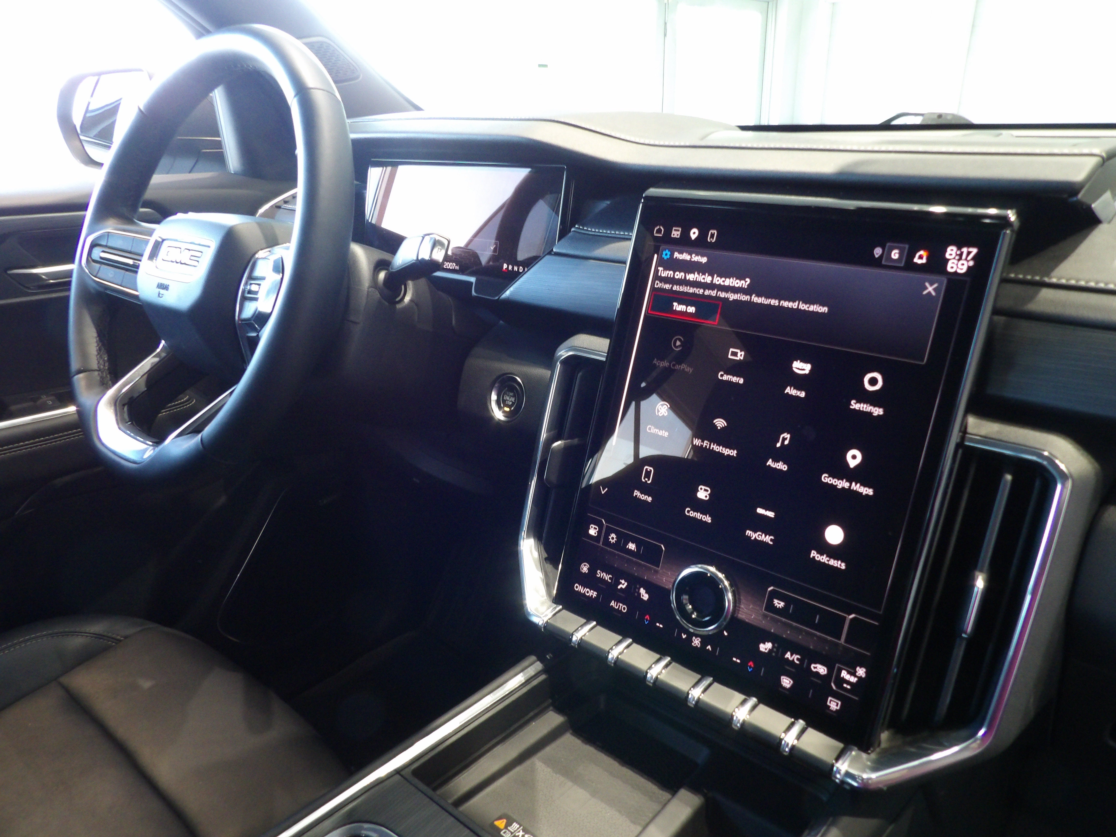 2024 GMC Acadia Elevation