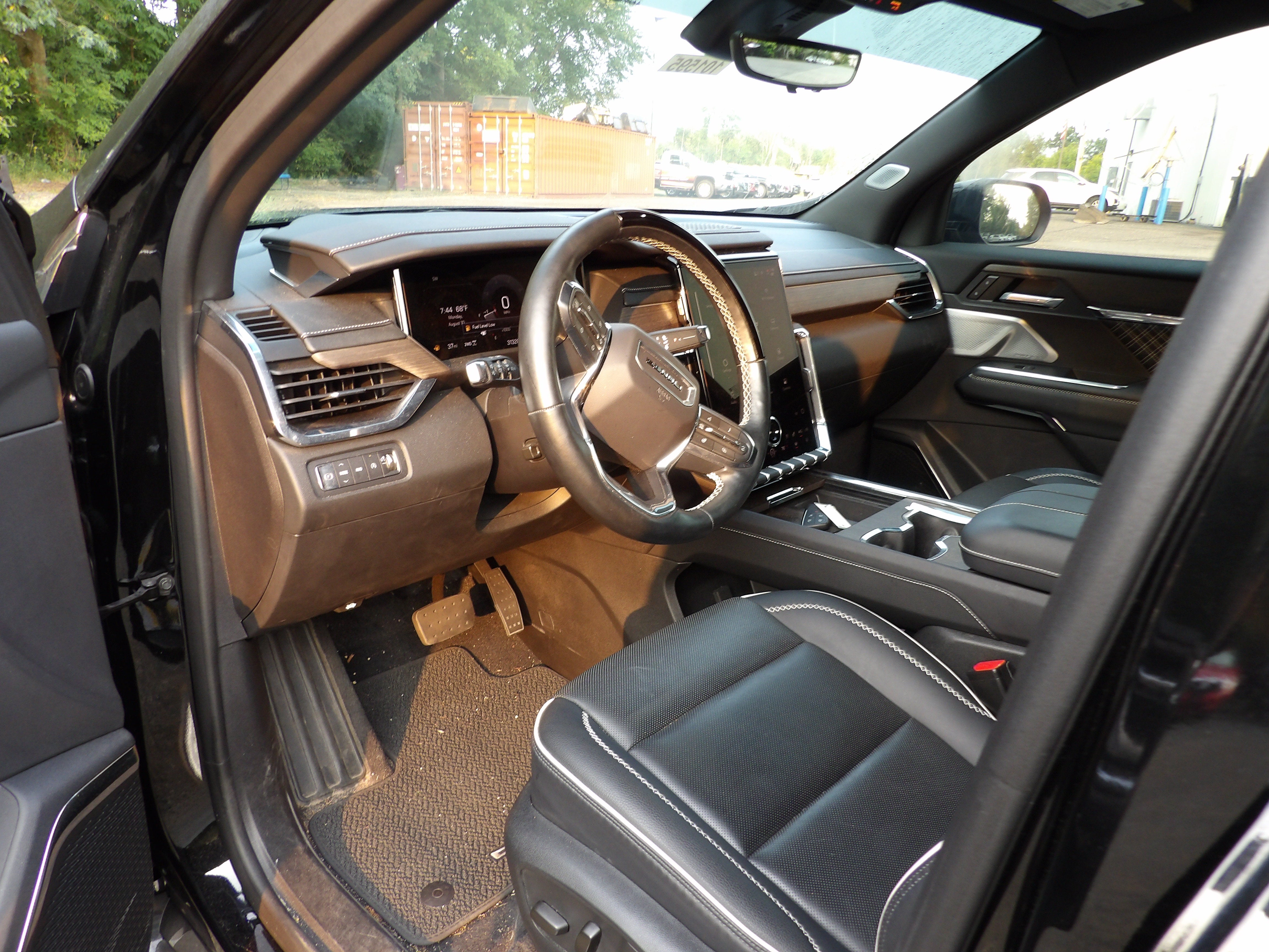 2024 GMC Acadia Denali