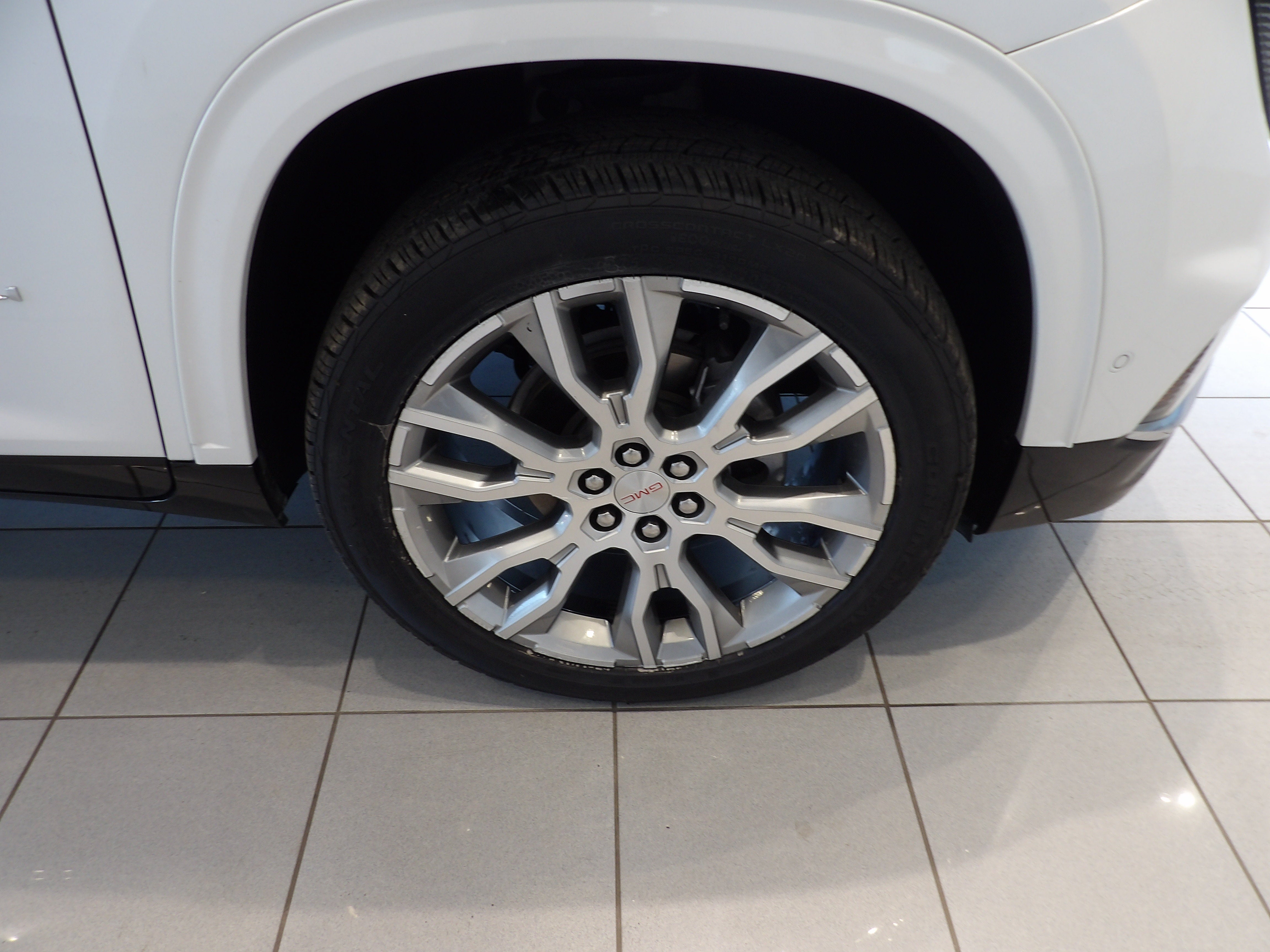 2025 GMC Acadia Denali