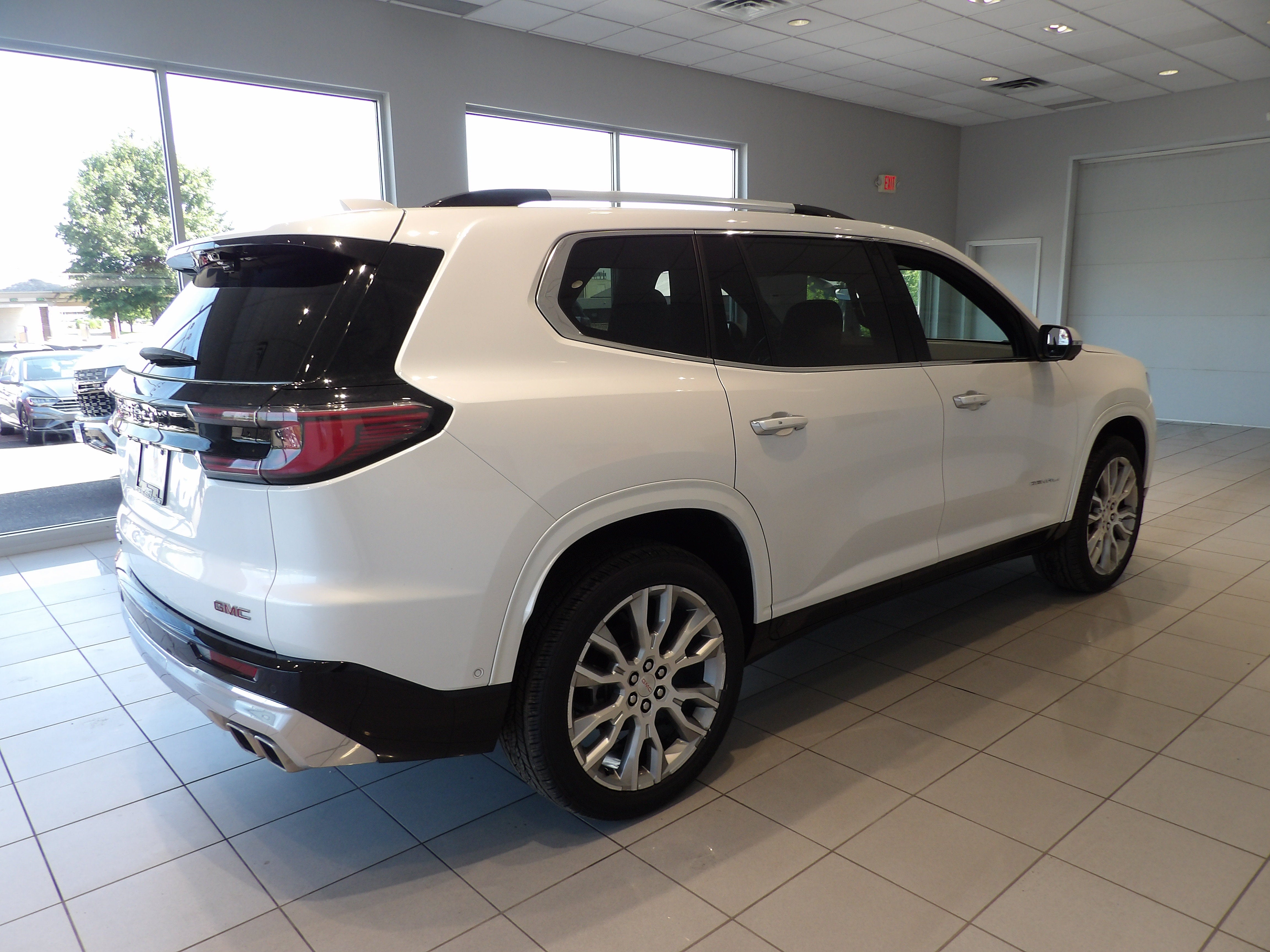 2025 GMC Acadia Denali