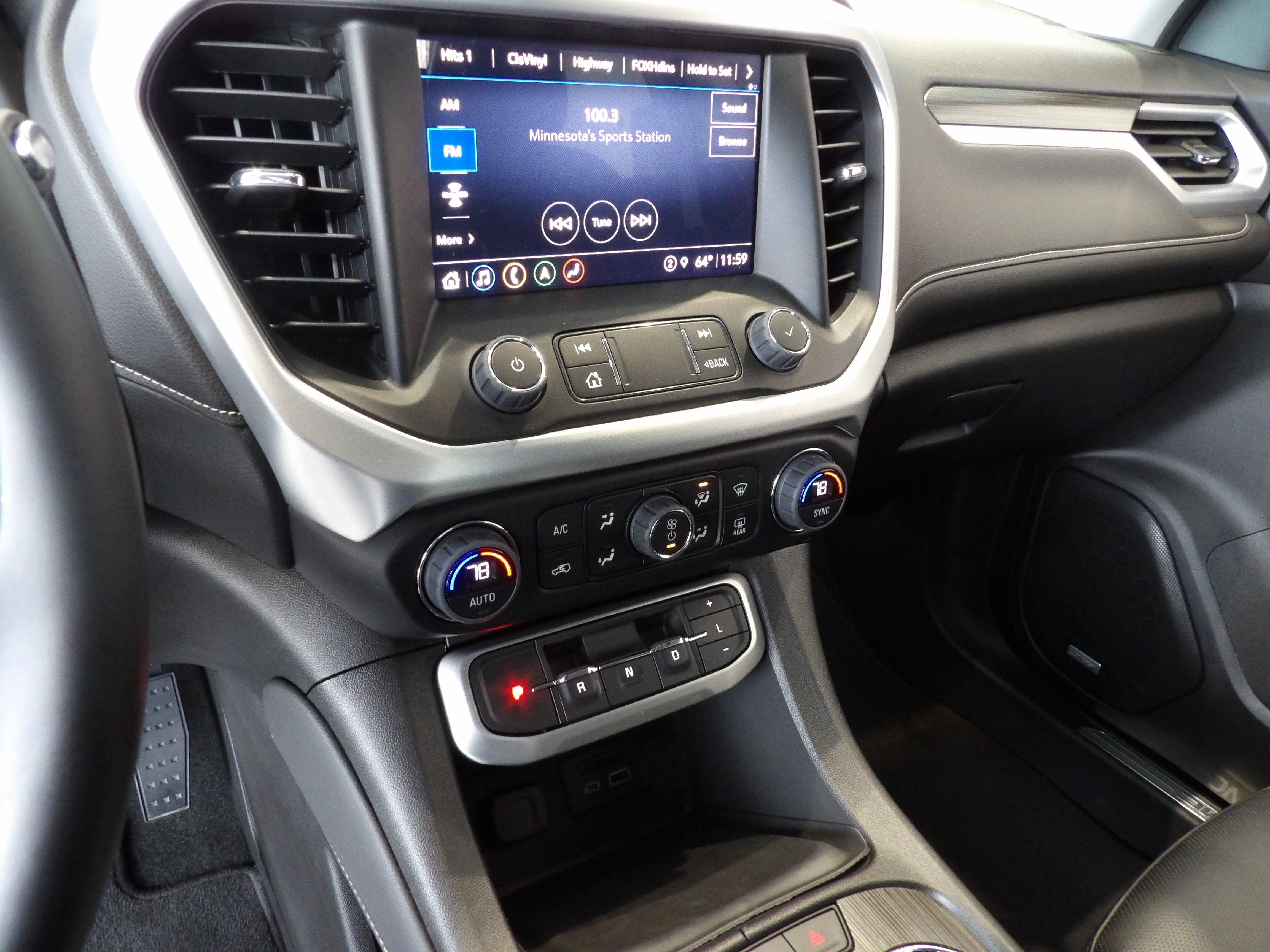 2023 GMC Acadia SLT