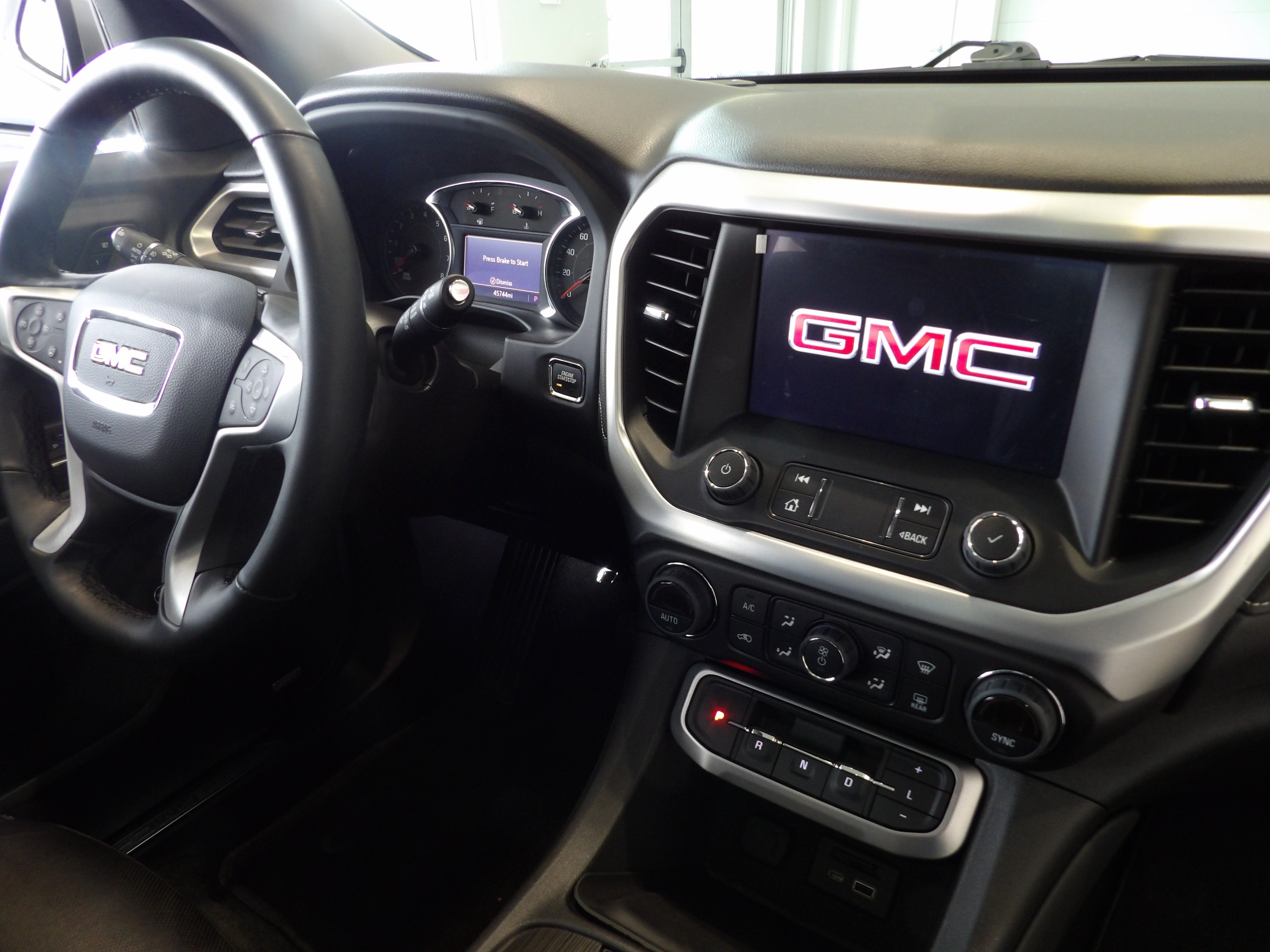 2023 GMC Acadia SLT