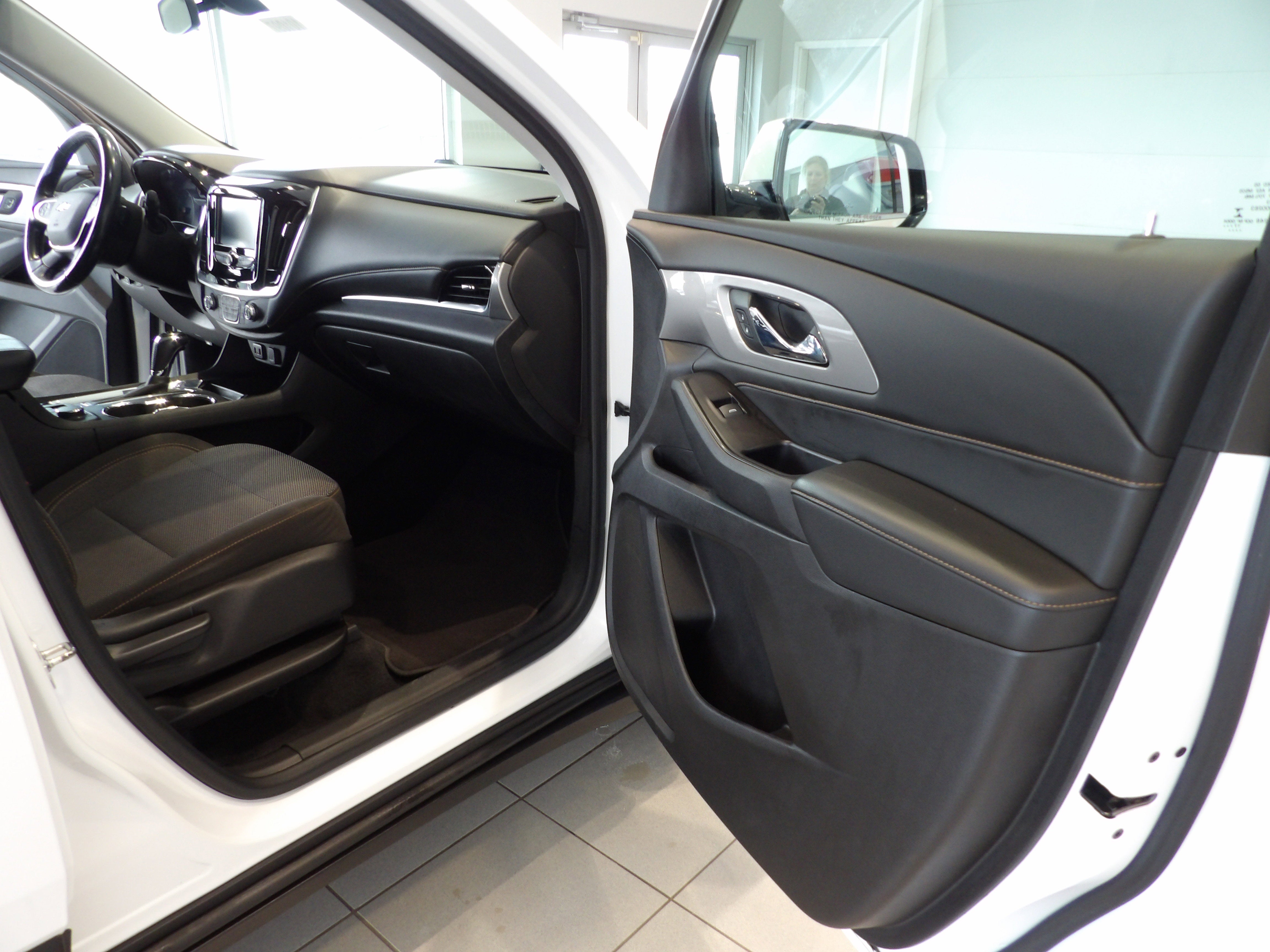 2018 Chevrolet Traverse LT Cloth