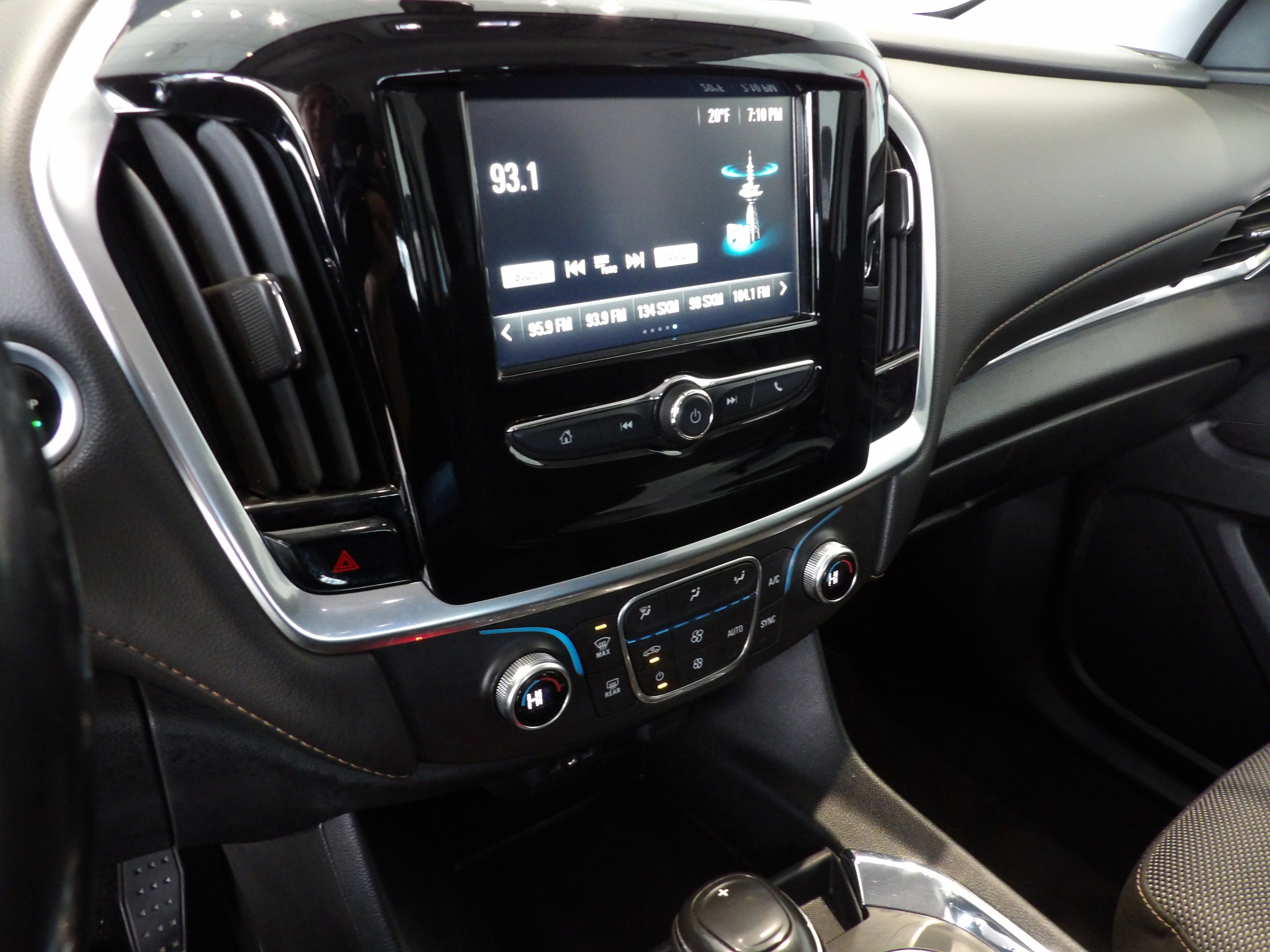 2018 Chevrolet Traverse LT Cloth