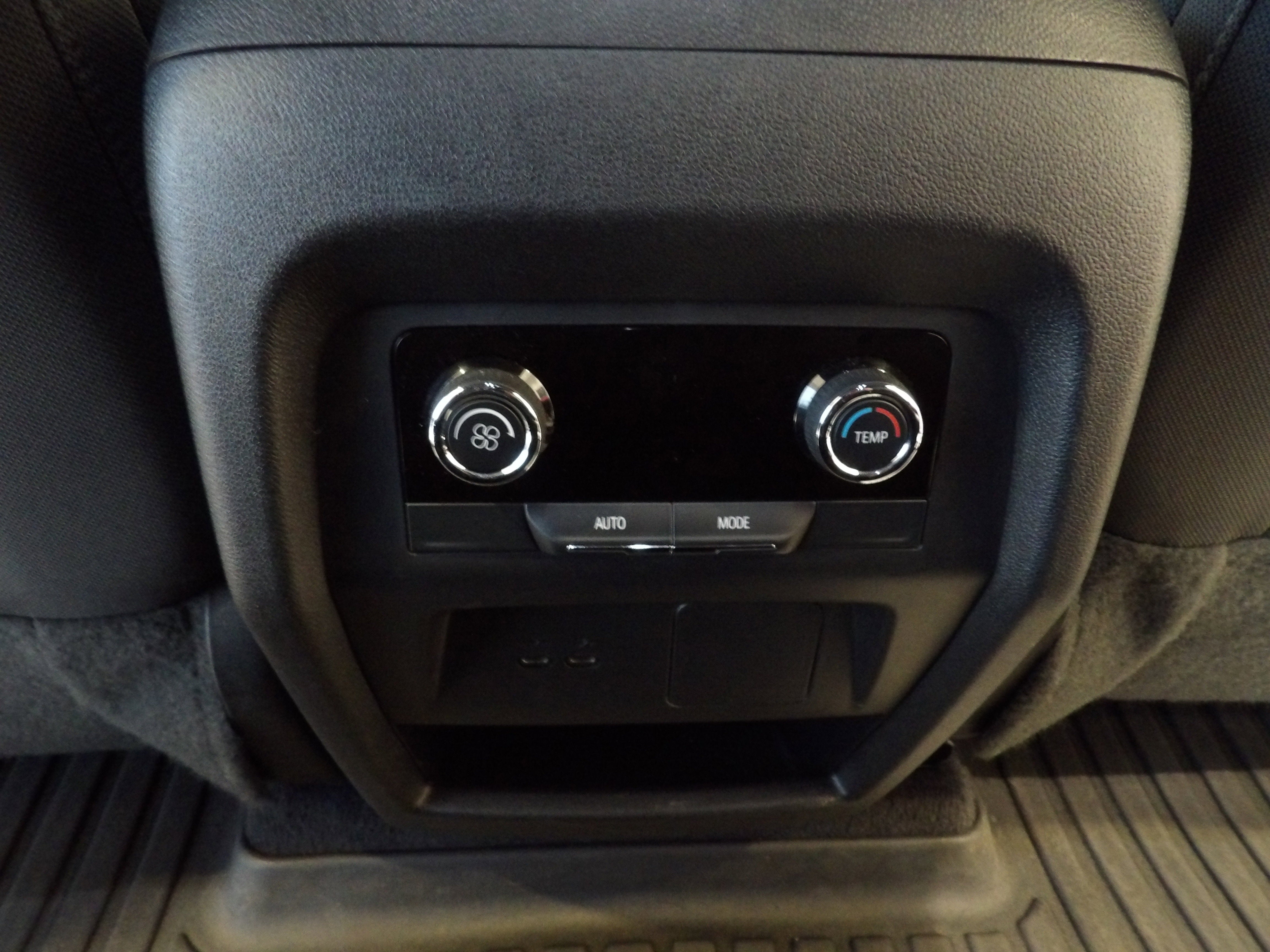 2024 Chevrolet Traverse LS