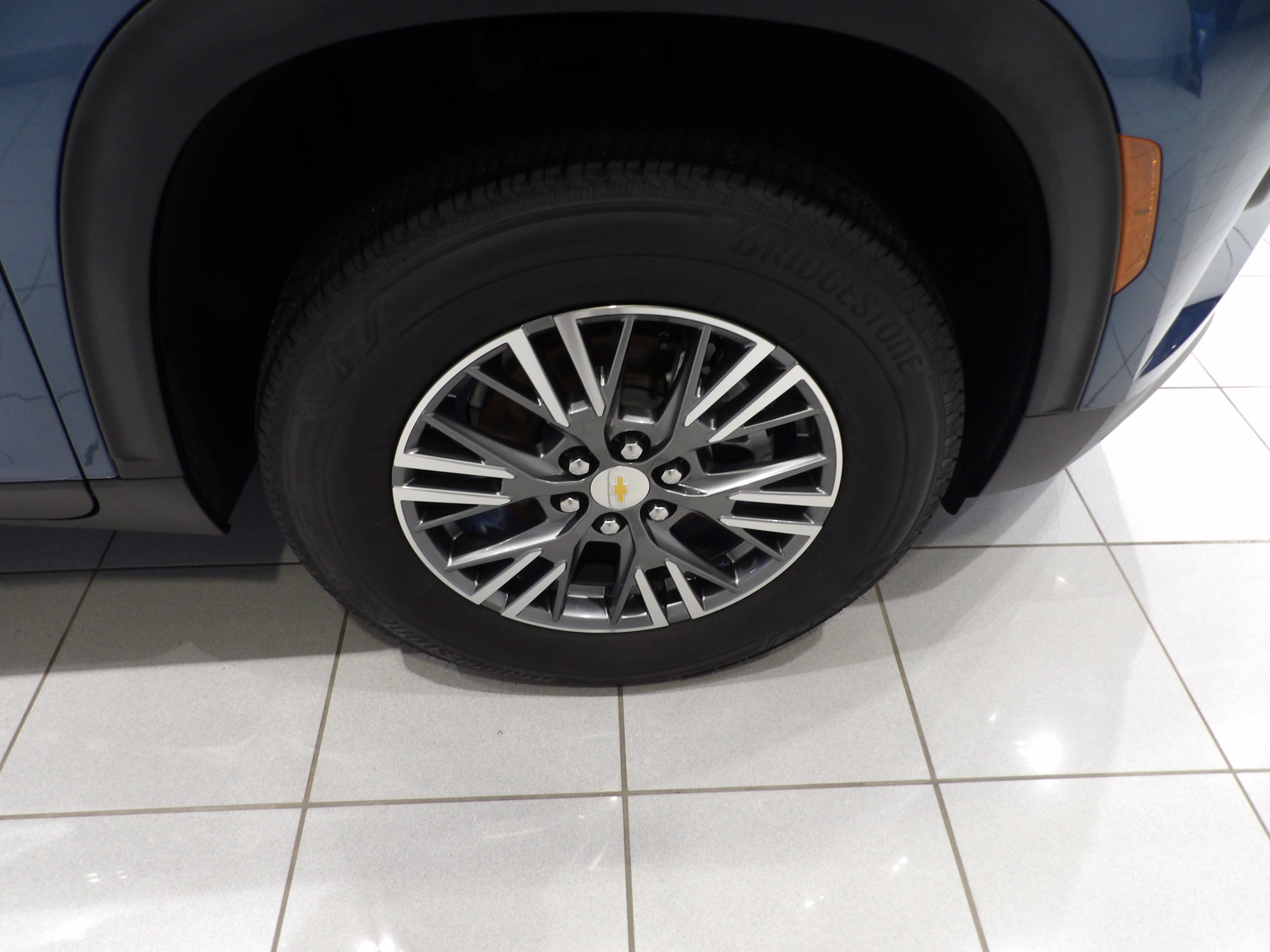 2024 Chevrolet Traverse LS