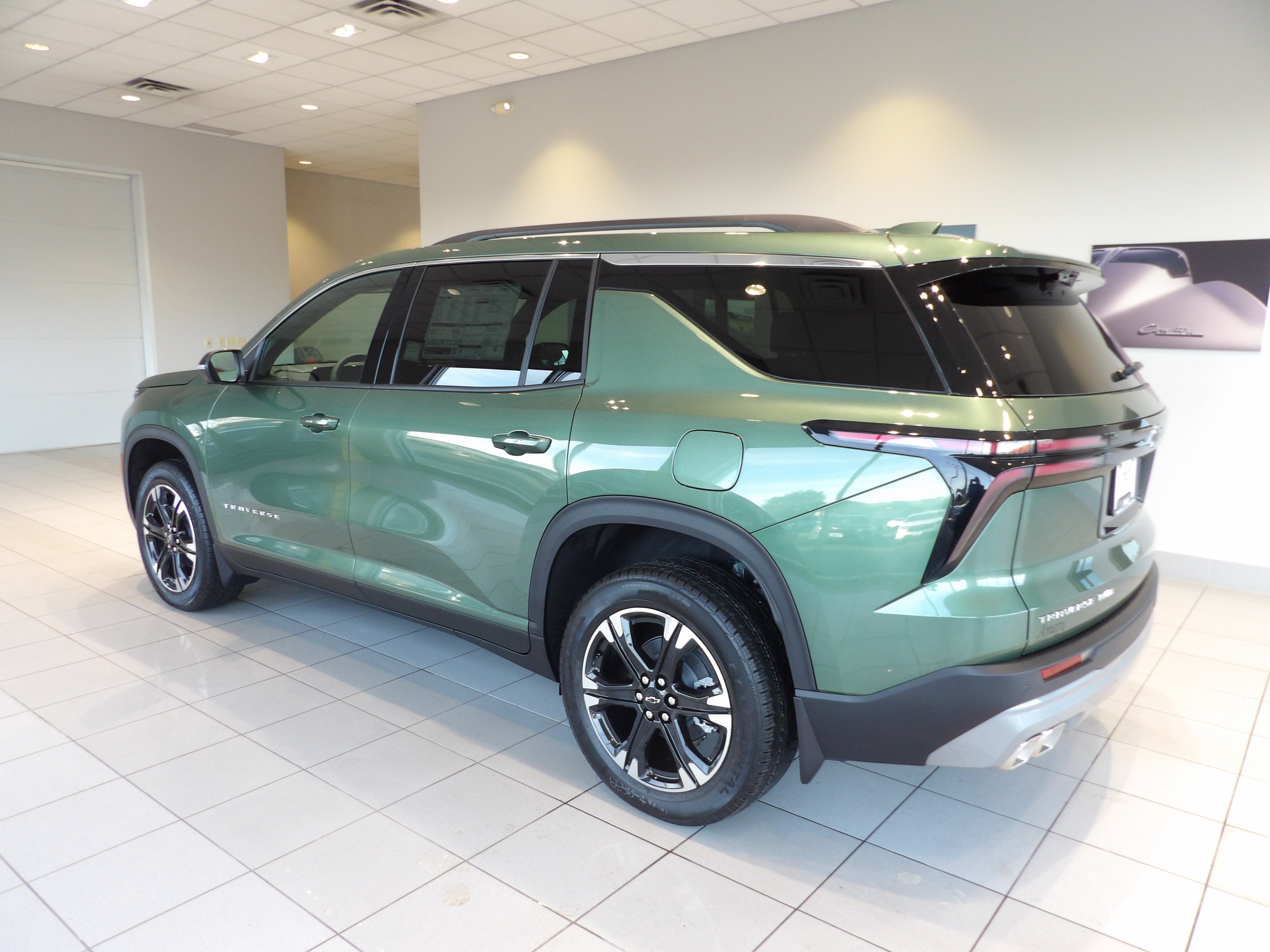2027 Chevrolet Traverse LT