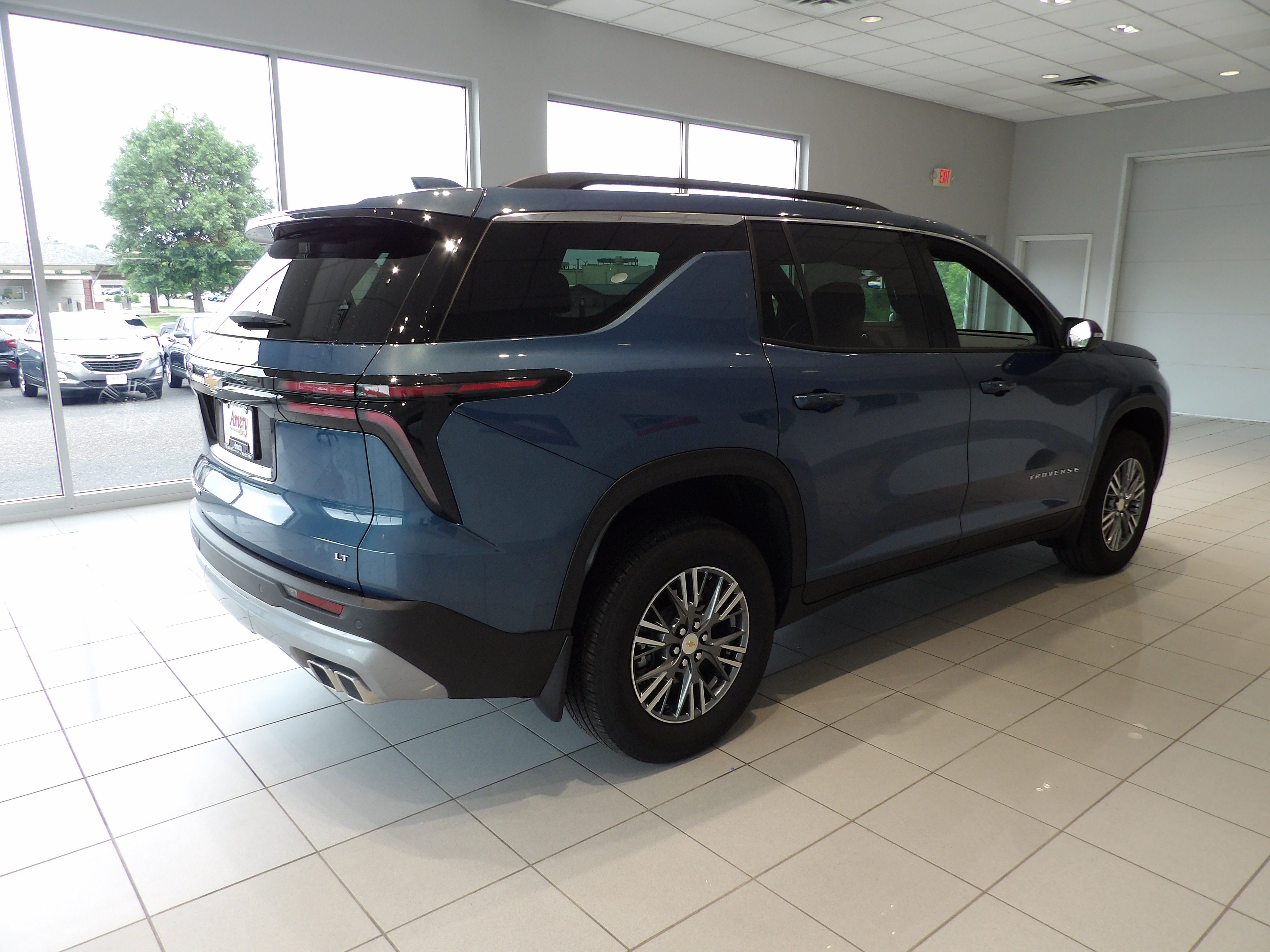 2024 Chevrolet Traverse LT