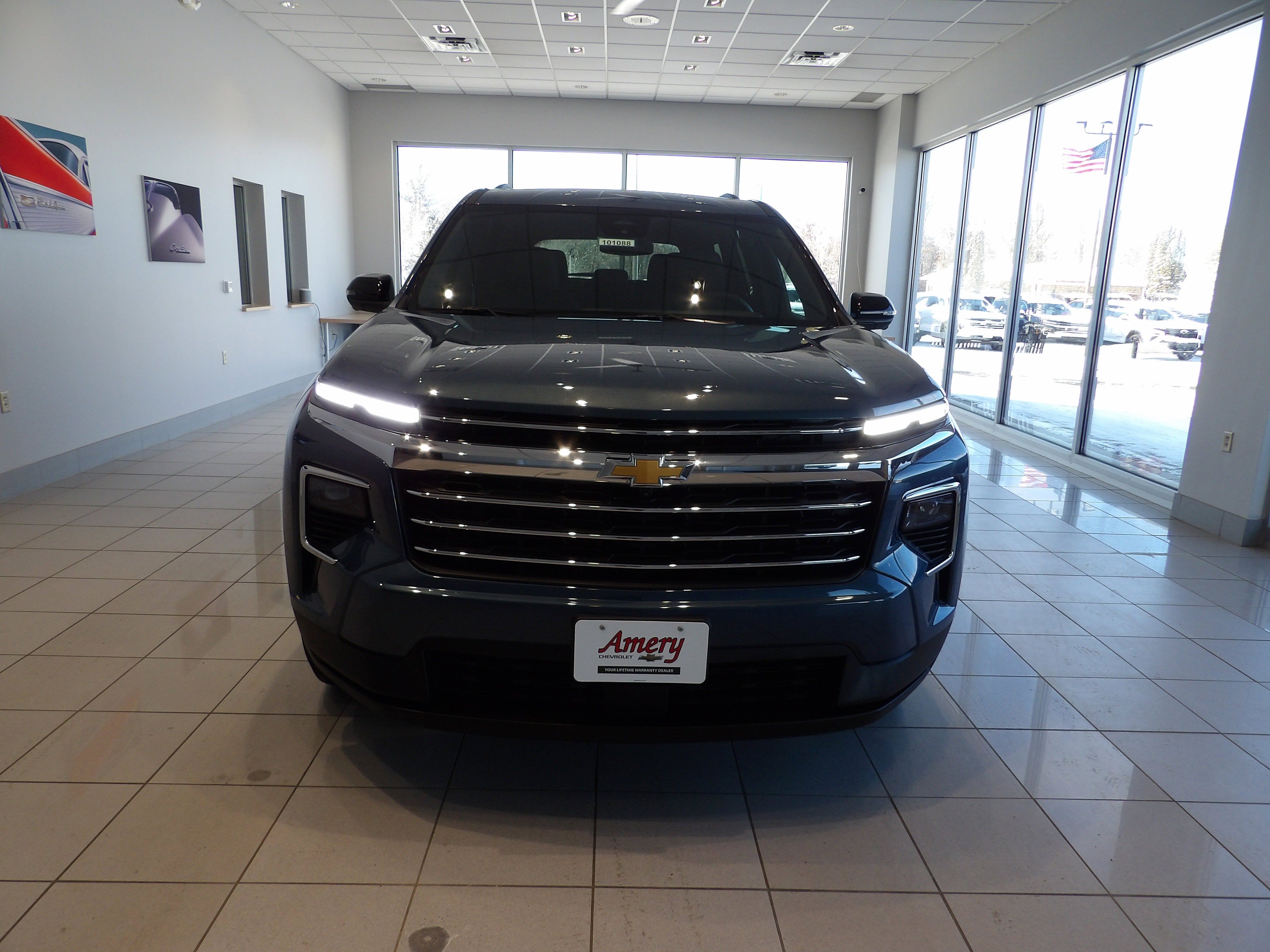 2025 Chevrolet Traverse LT