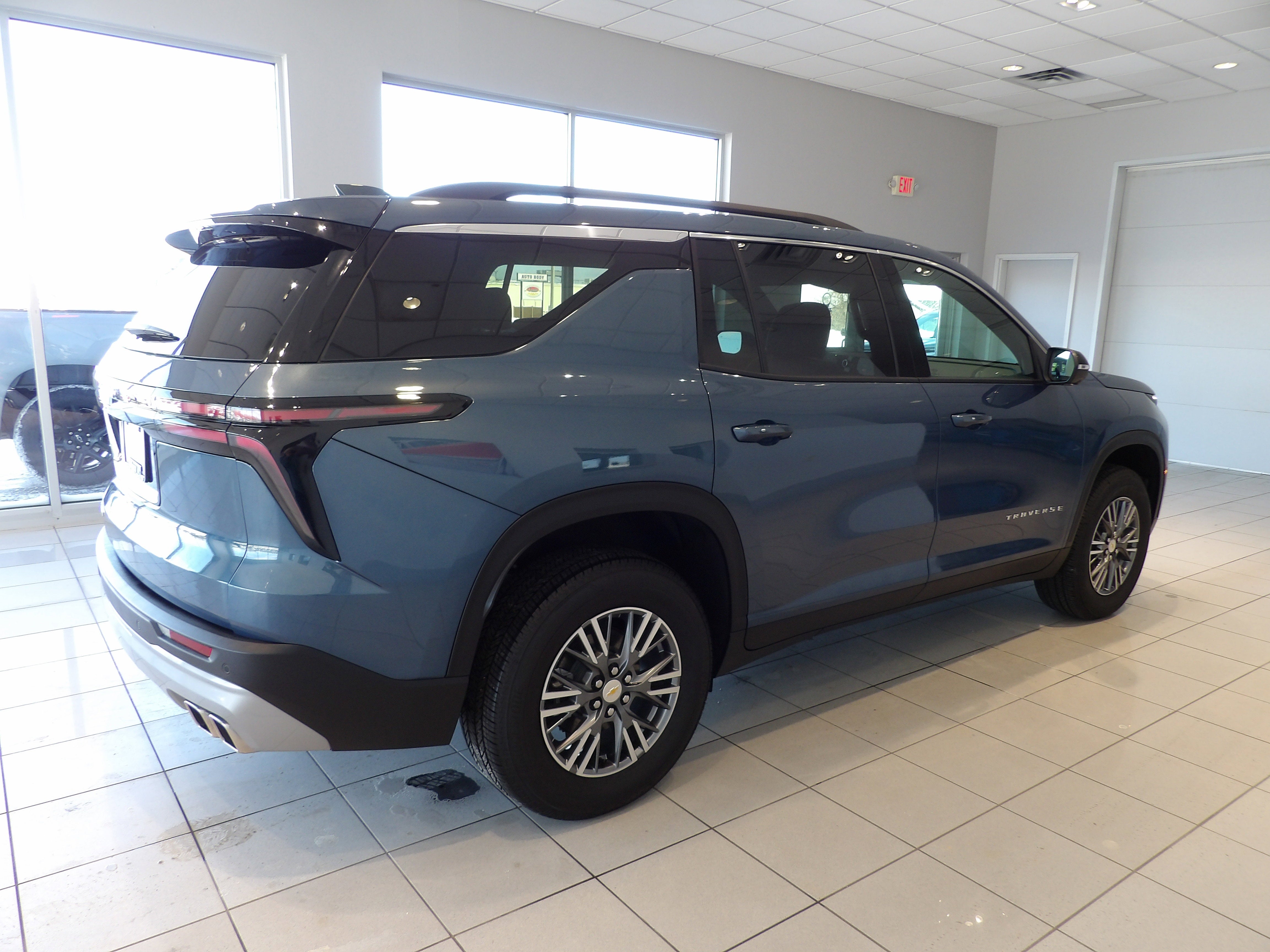 2025 Chevrolet Traverse LT