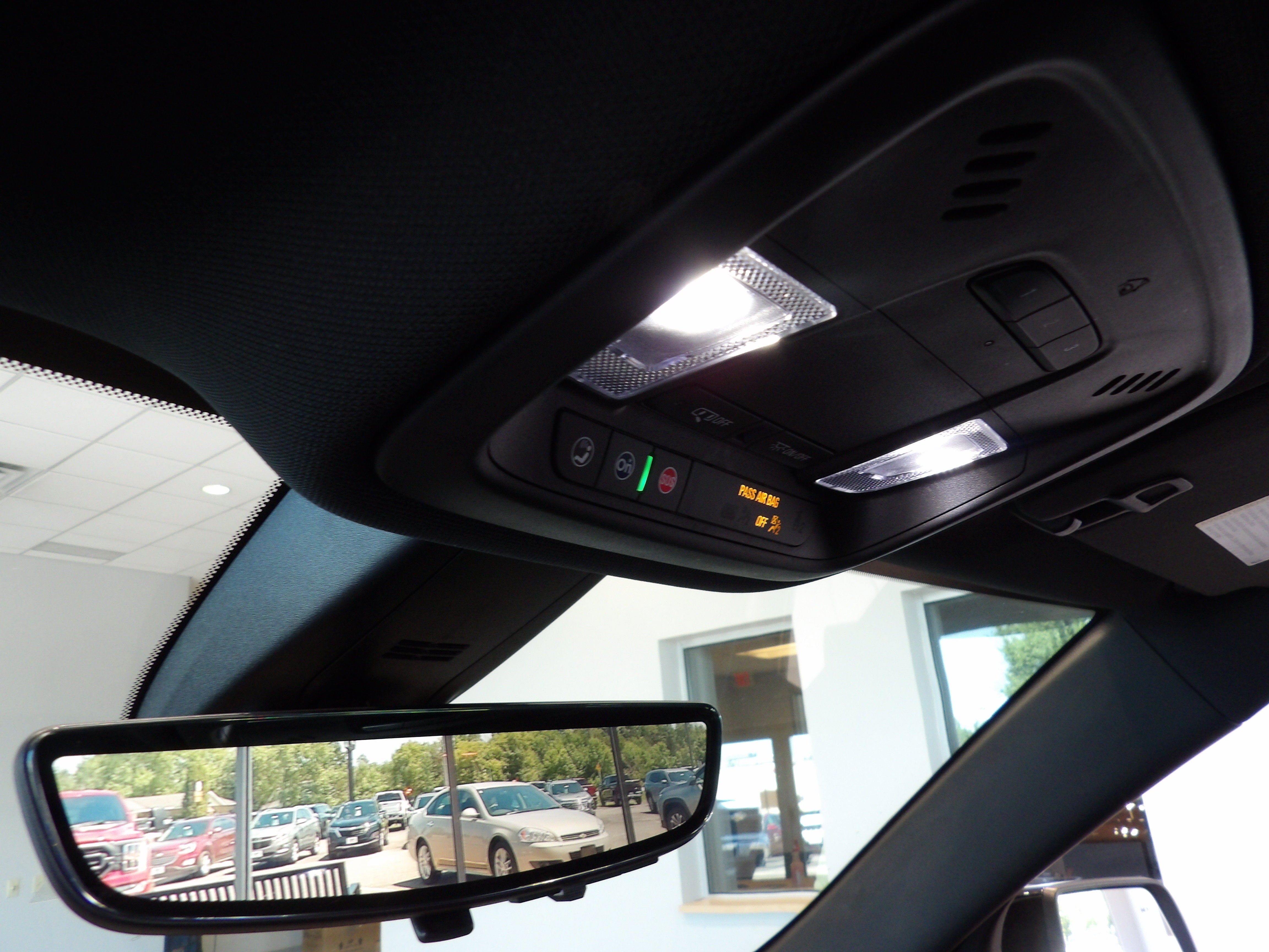 2022 Chevrolet Traverse LT Leather
