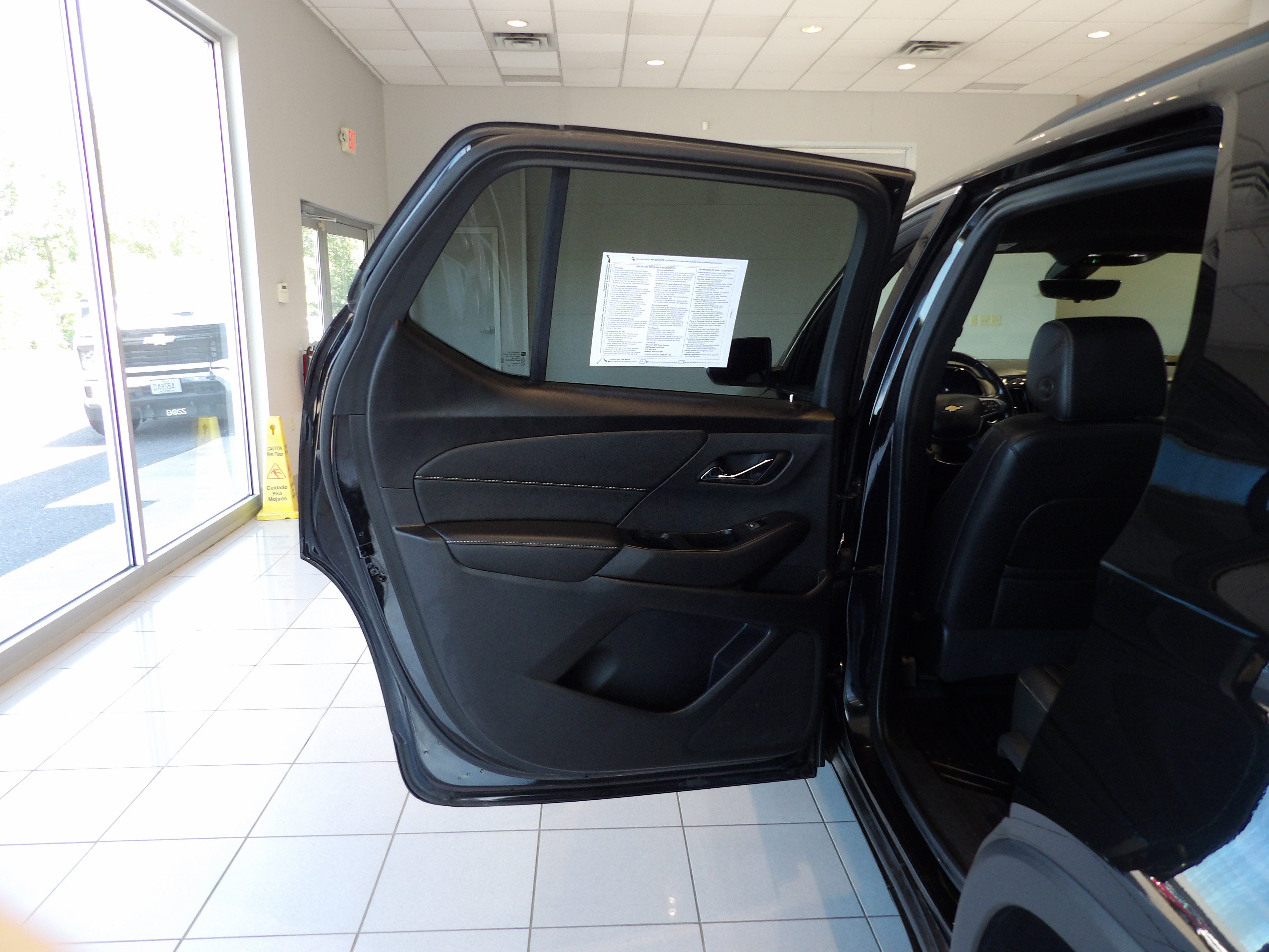 2022 Chevrolet Traverse LT Leather