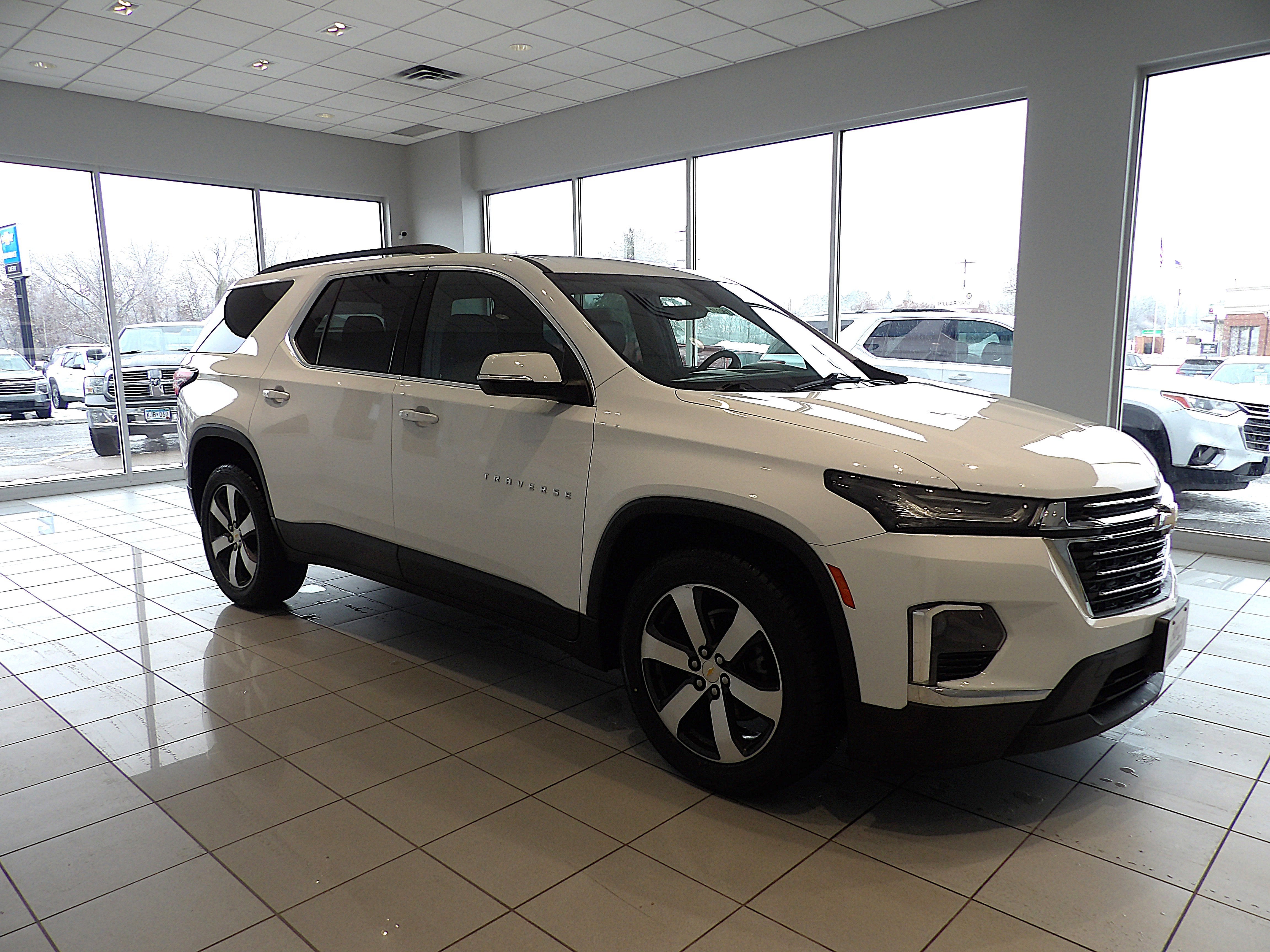 2023 Chevrolet Traverse LT Leather