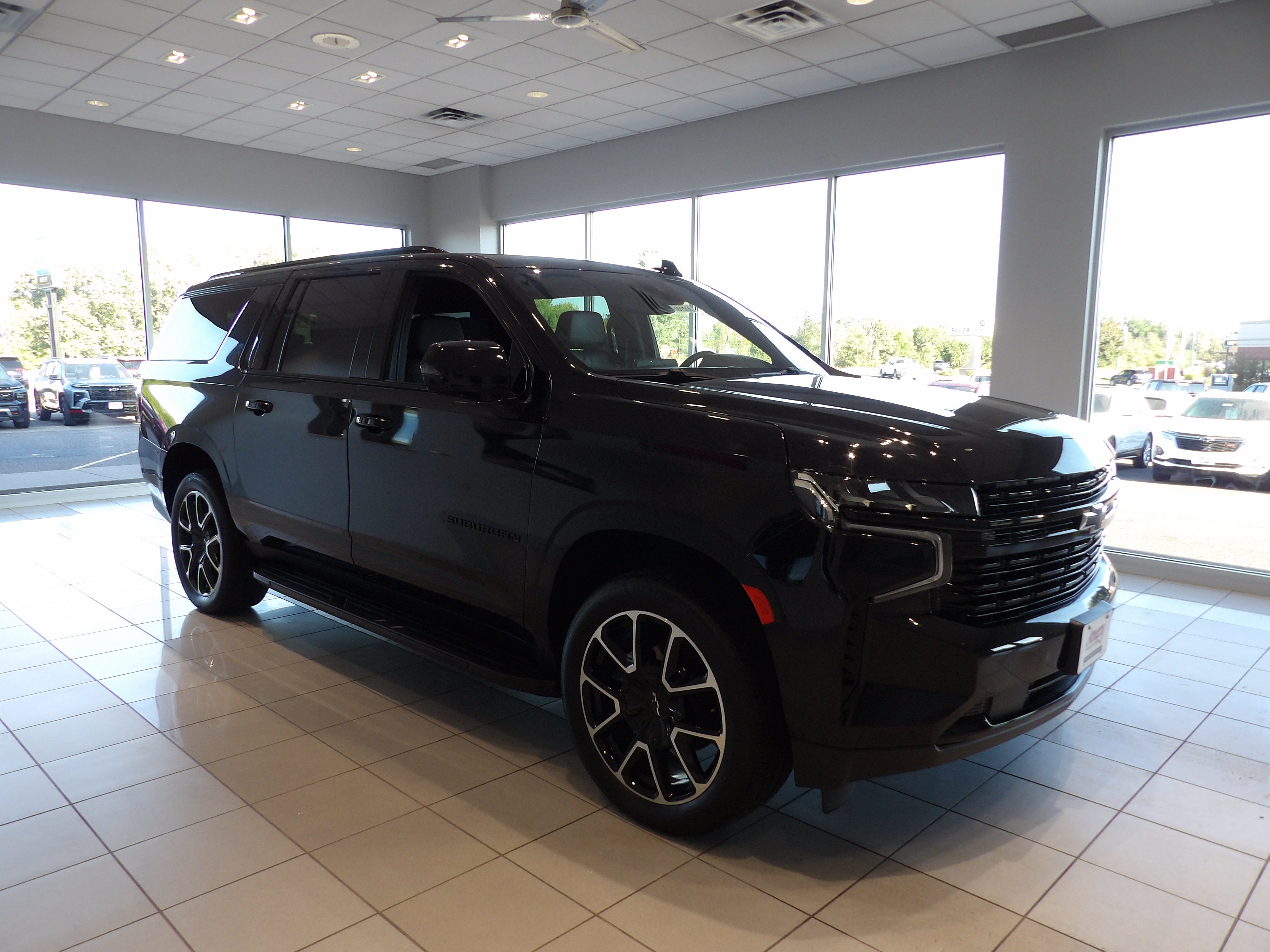 2023 Chevrolet Suburban RST
