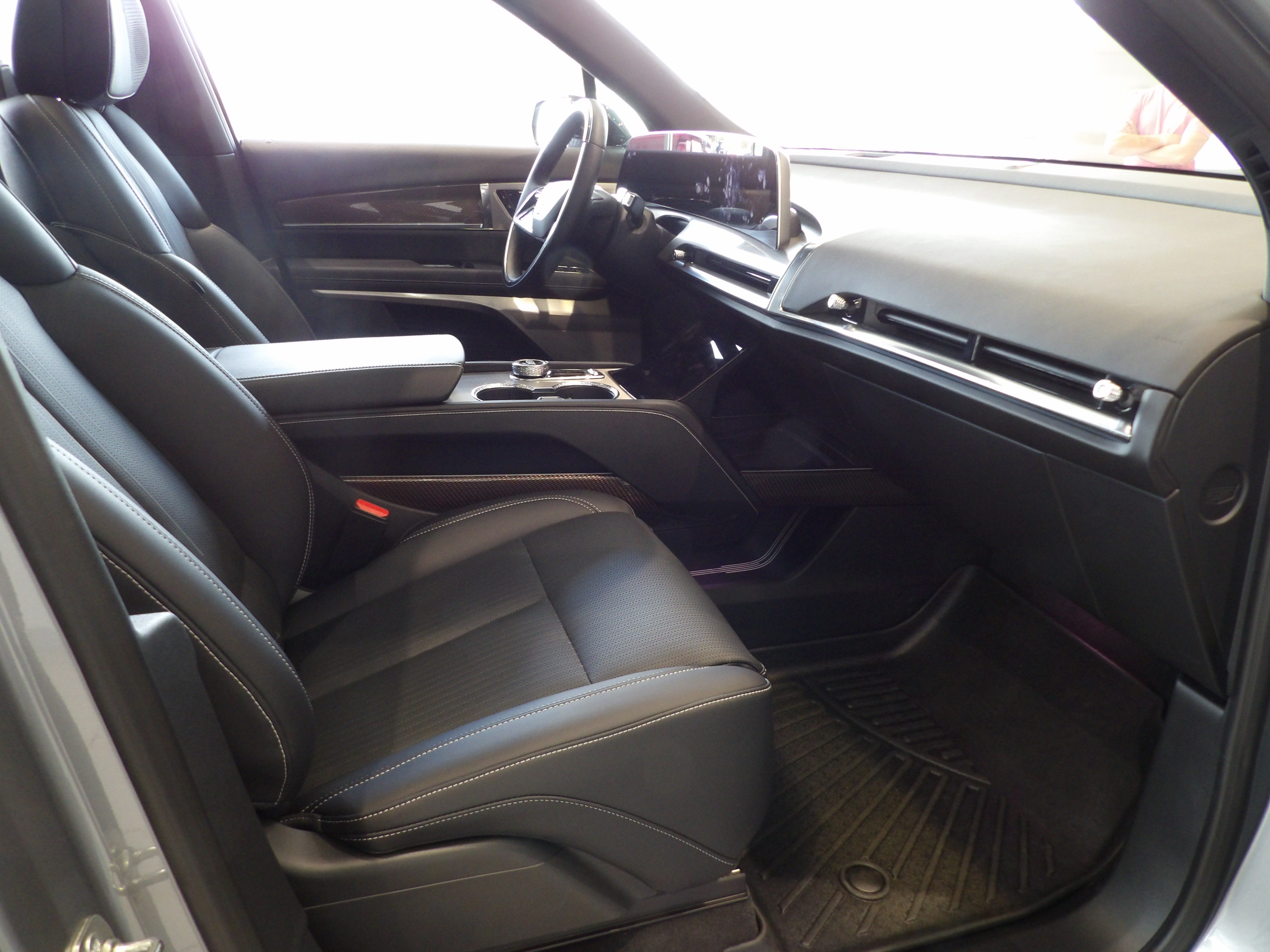 2026 Cadillac VISTIQ Luxury