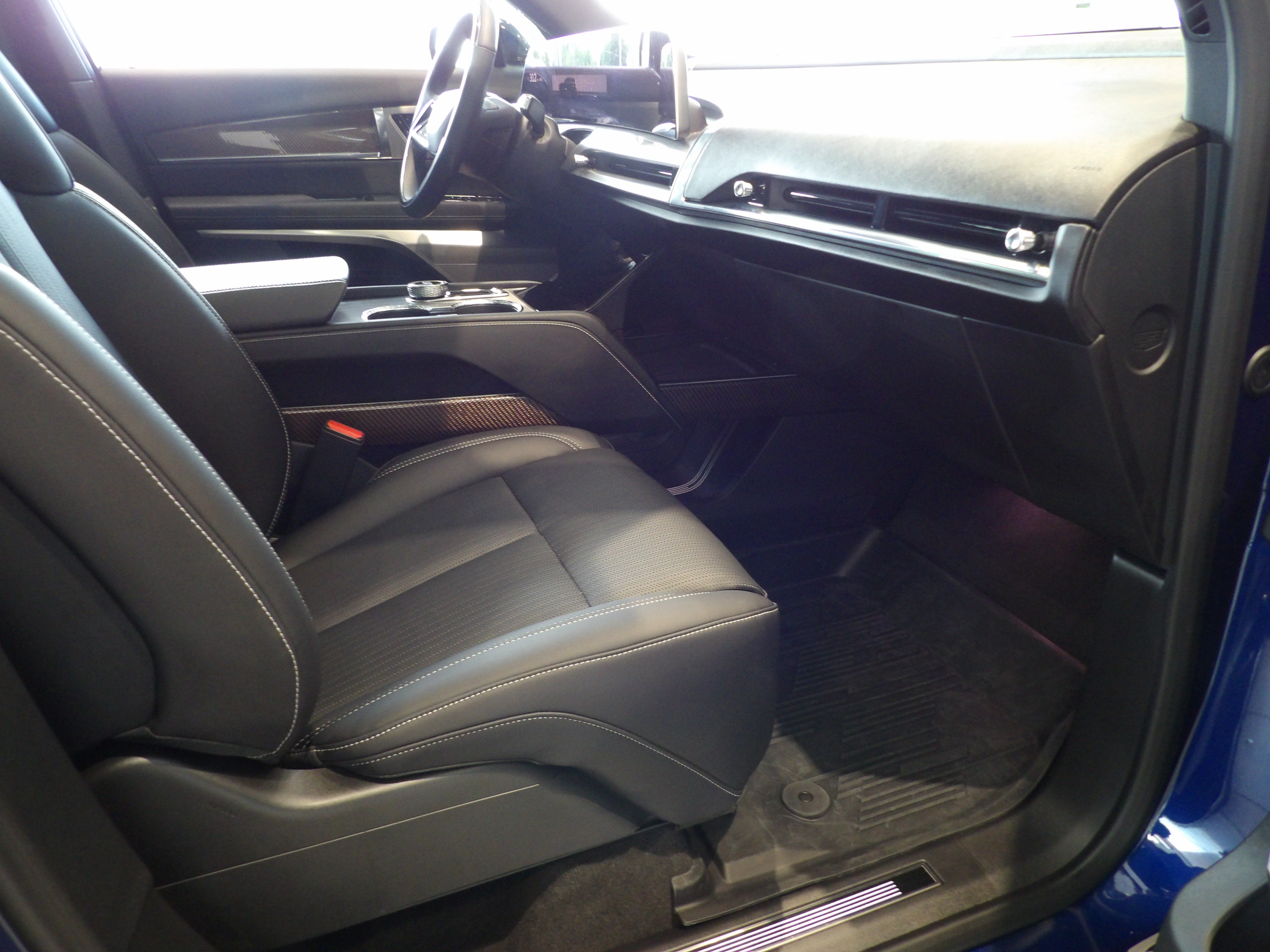 2026 Cadillac VISTIQ Sport