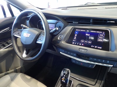 2022 Cadillac XT4 Luxury