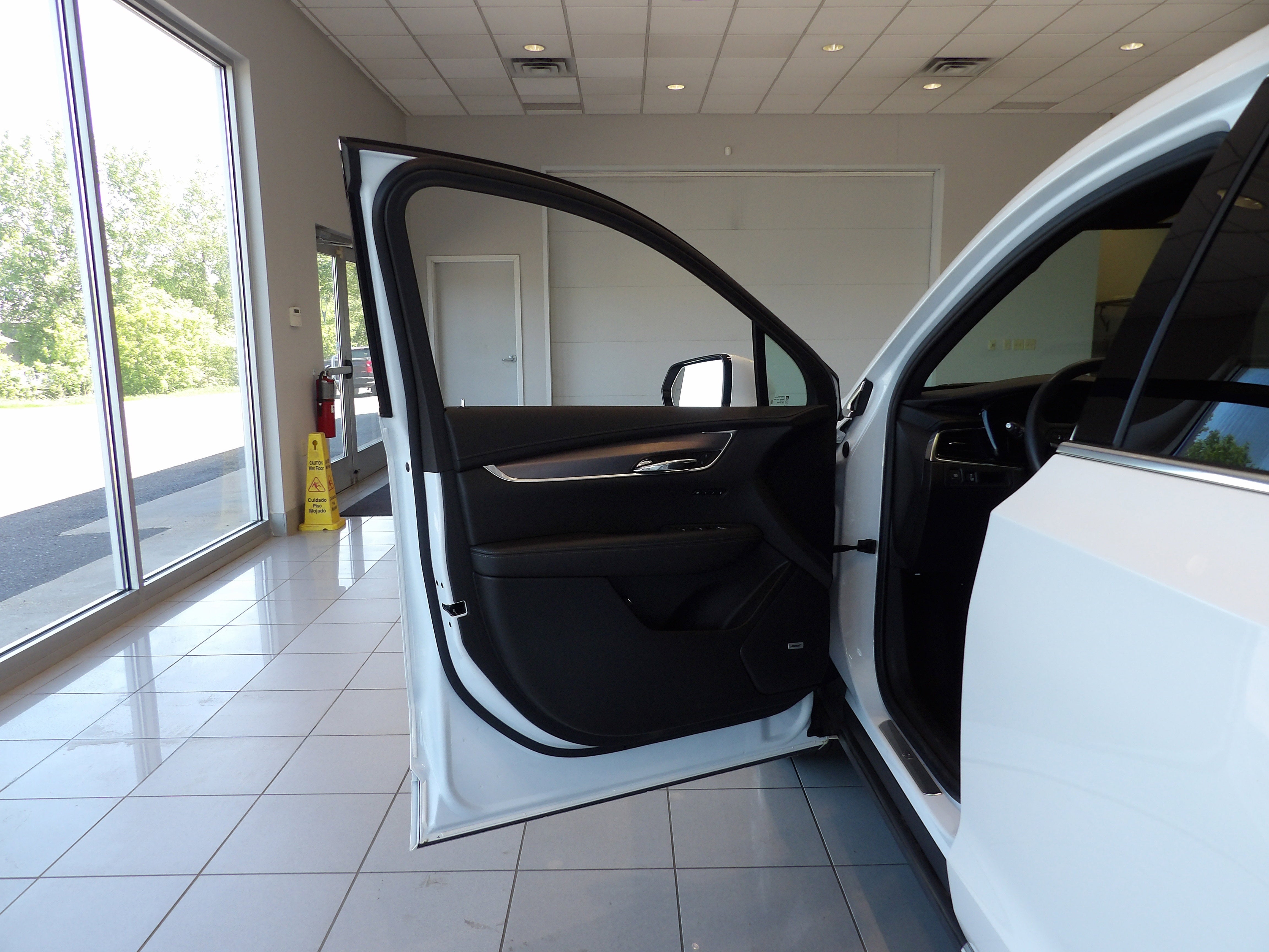 2025 Cadillac XT6 Luxury