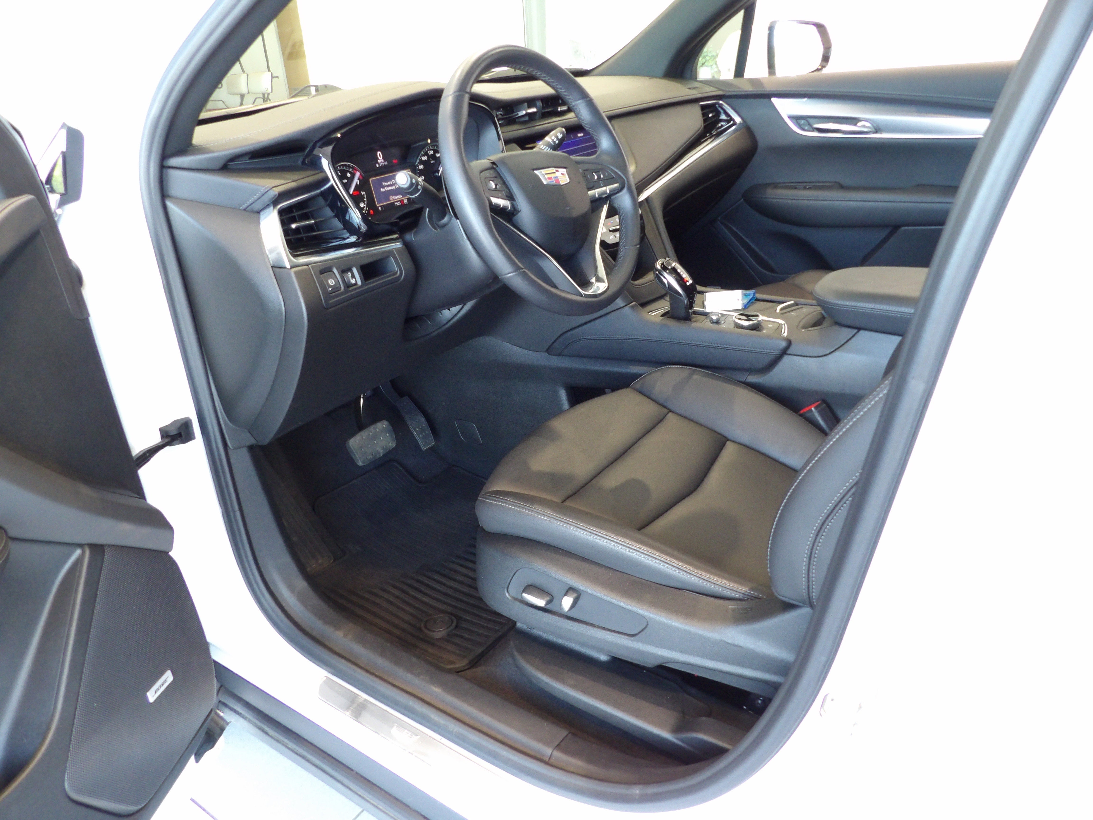 2025 Cadillac XT6 Luxury