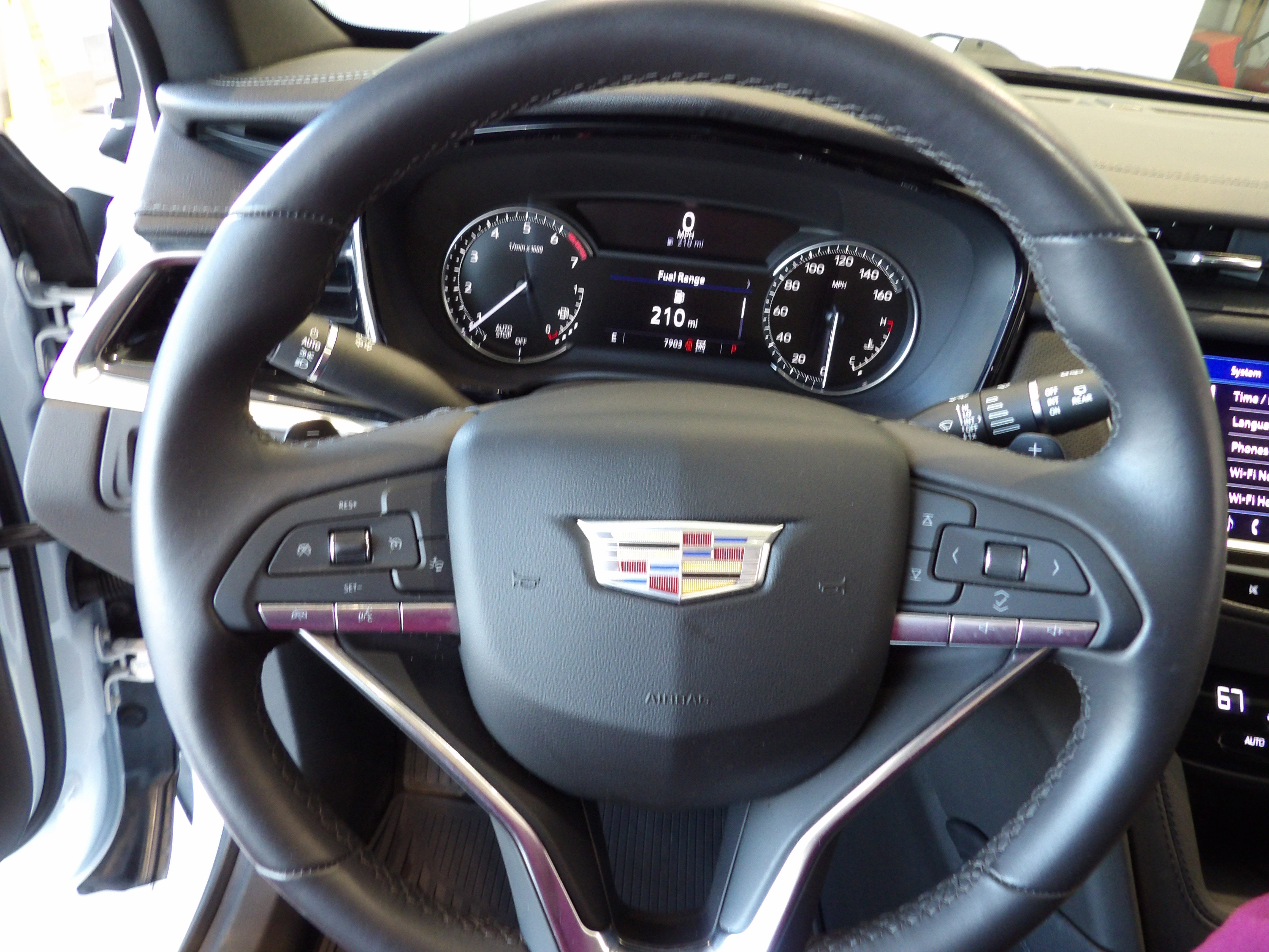 2025 Cadillac XT6 Luxury