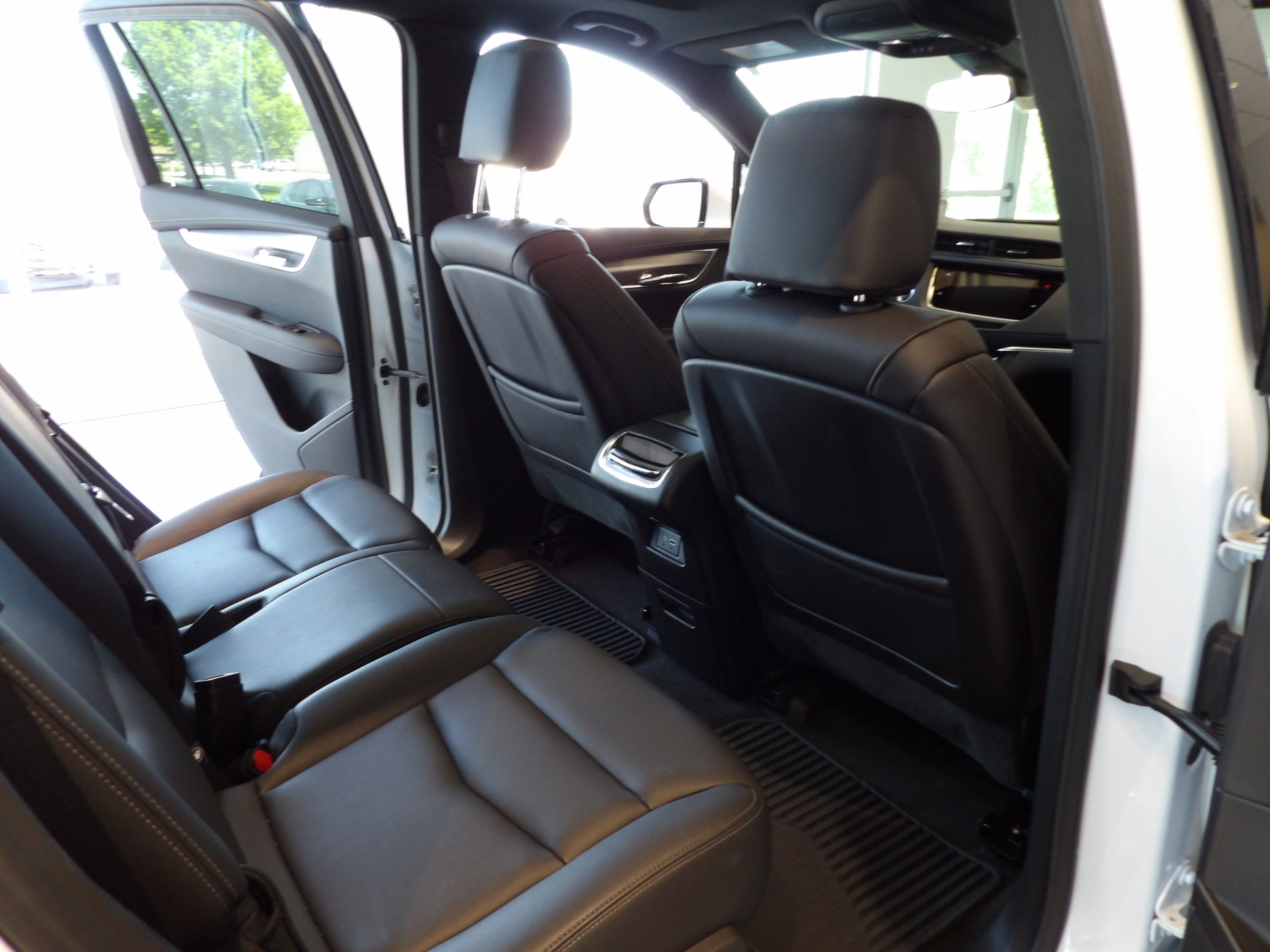 2025 Cadillac XT6 Luxury