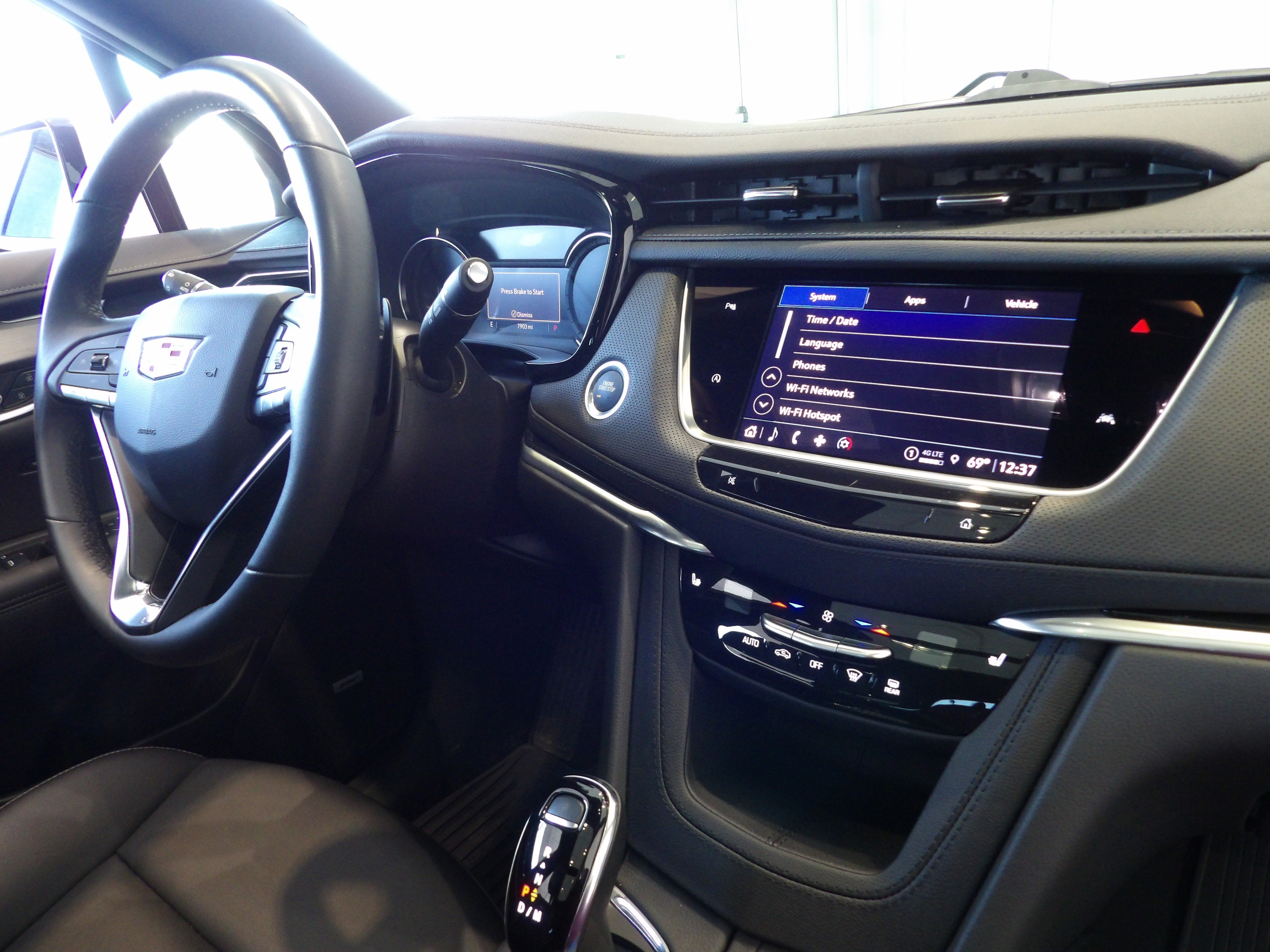 2025 Cadillac XT6 Luxury