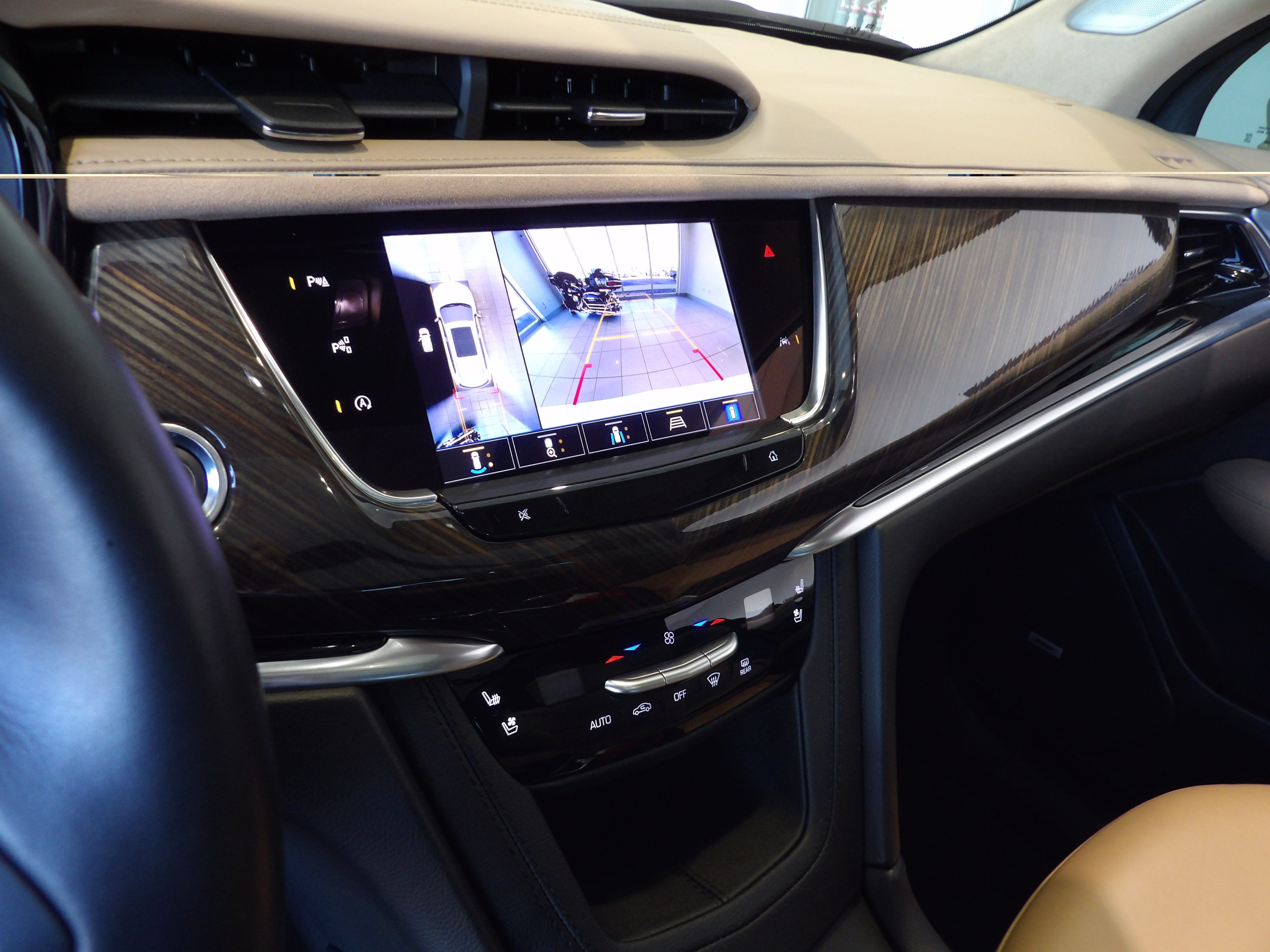 2025 Cadillac XT6 Sport