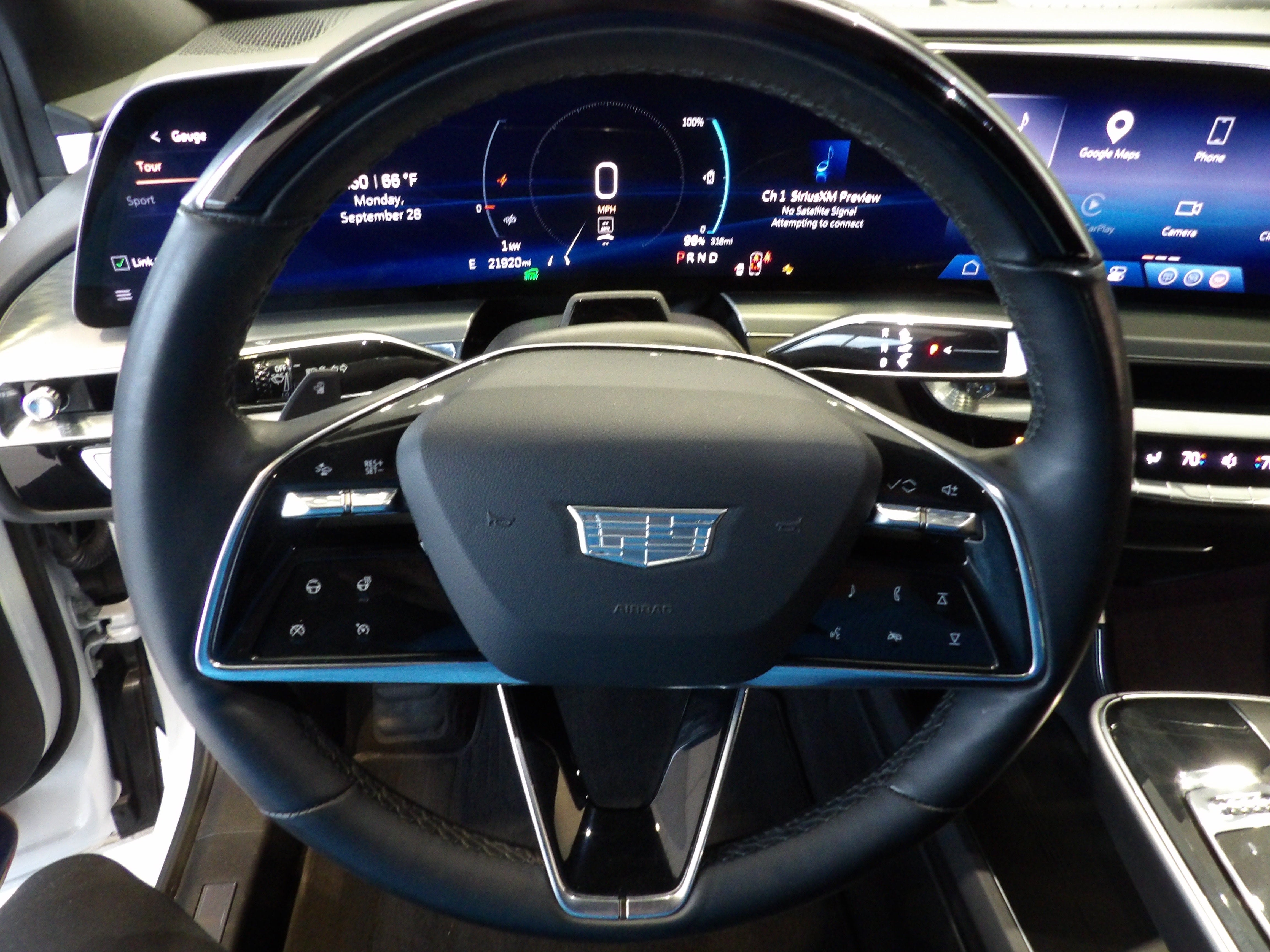 2024 Cadillac LYRIQ Luxury 2