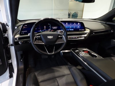 2024 Cadillac LYRIQ Luxury 2