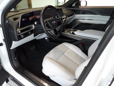 2024 Cadillac LYRIQ Luxury 2