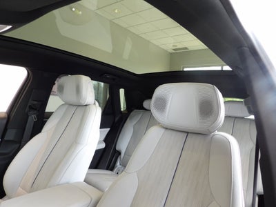 2024 Cadillac LYRIQ Luxury 2