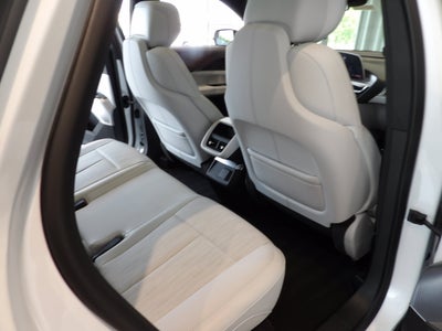 2024 Cadillac LYRIQ Luxury 2