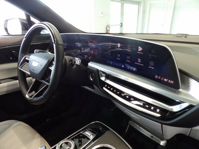 2024 Cadillac LYRIQ Luxury 2