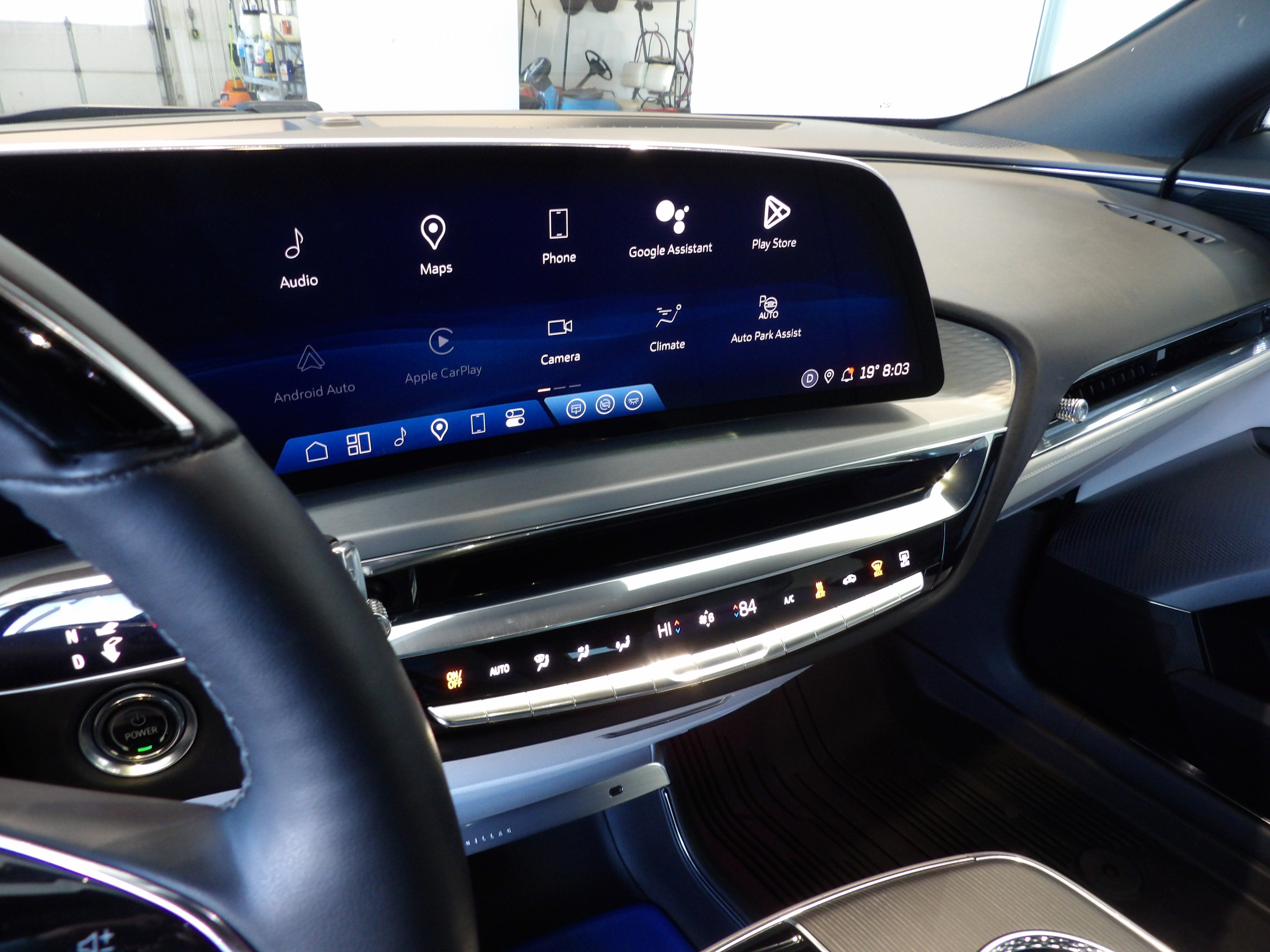 2024 Cadillac LYRIQ Luxury 2