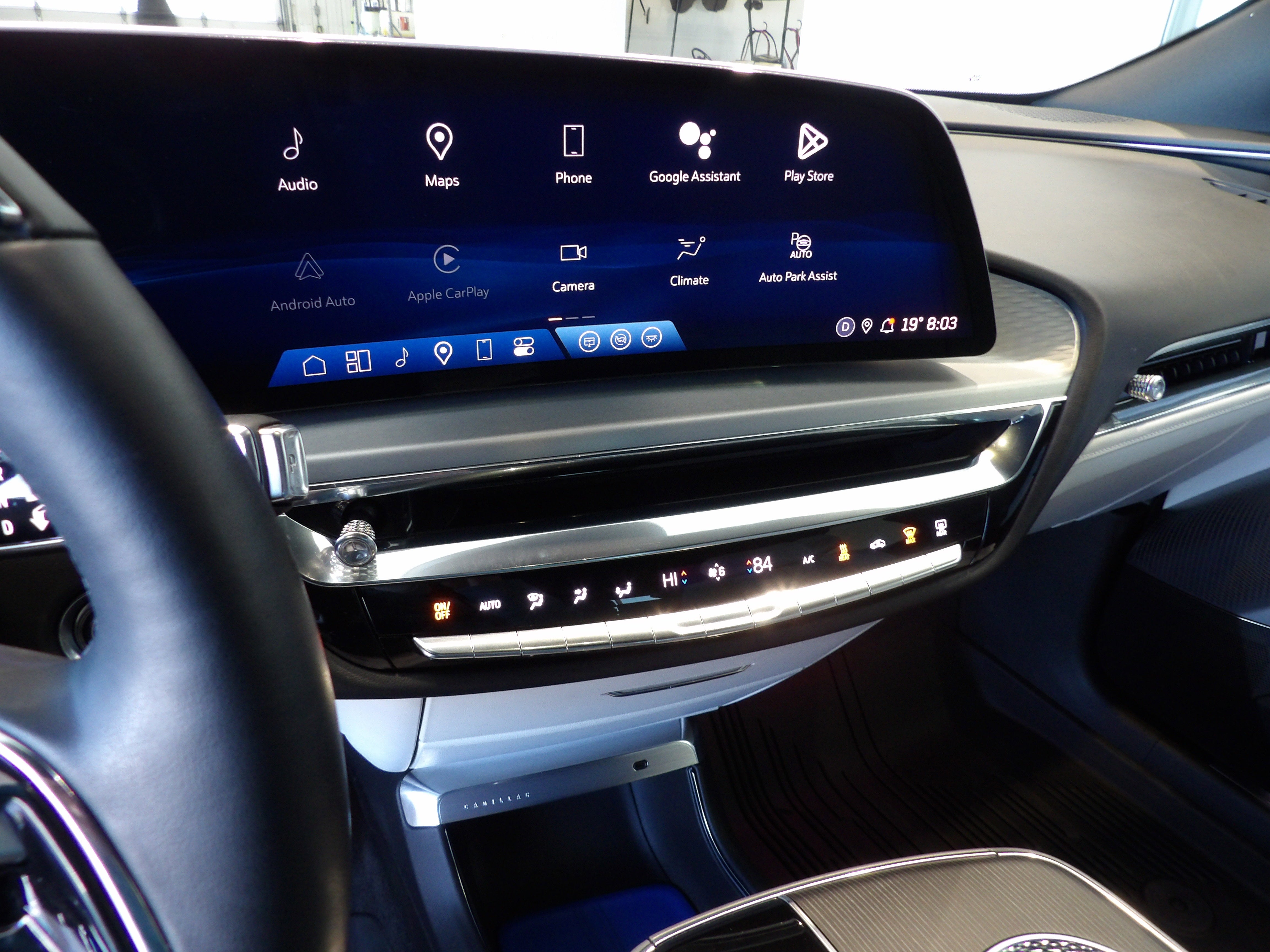 2024 Cadillac LYRIQ Luxury 2