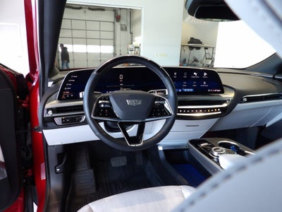 2024 Cadillac LYRIQ Luxury 2