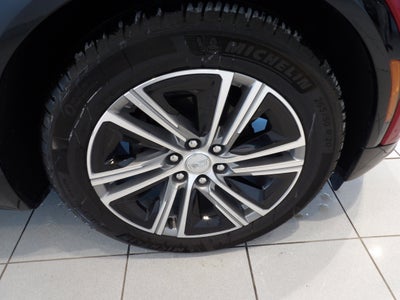 2024 Cadillac LYRIQ Luxury 2