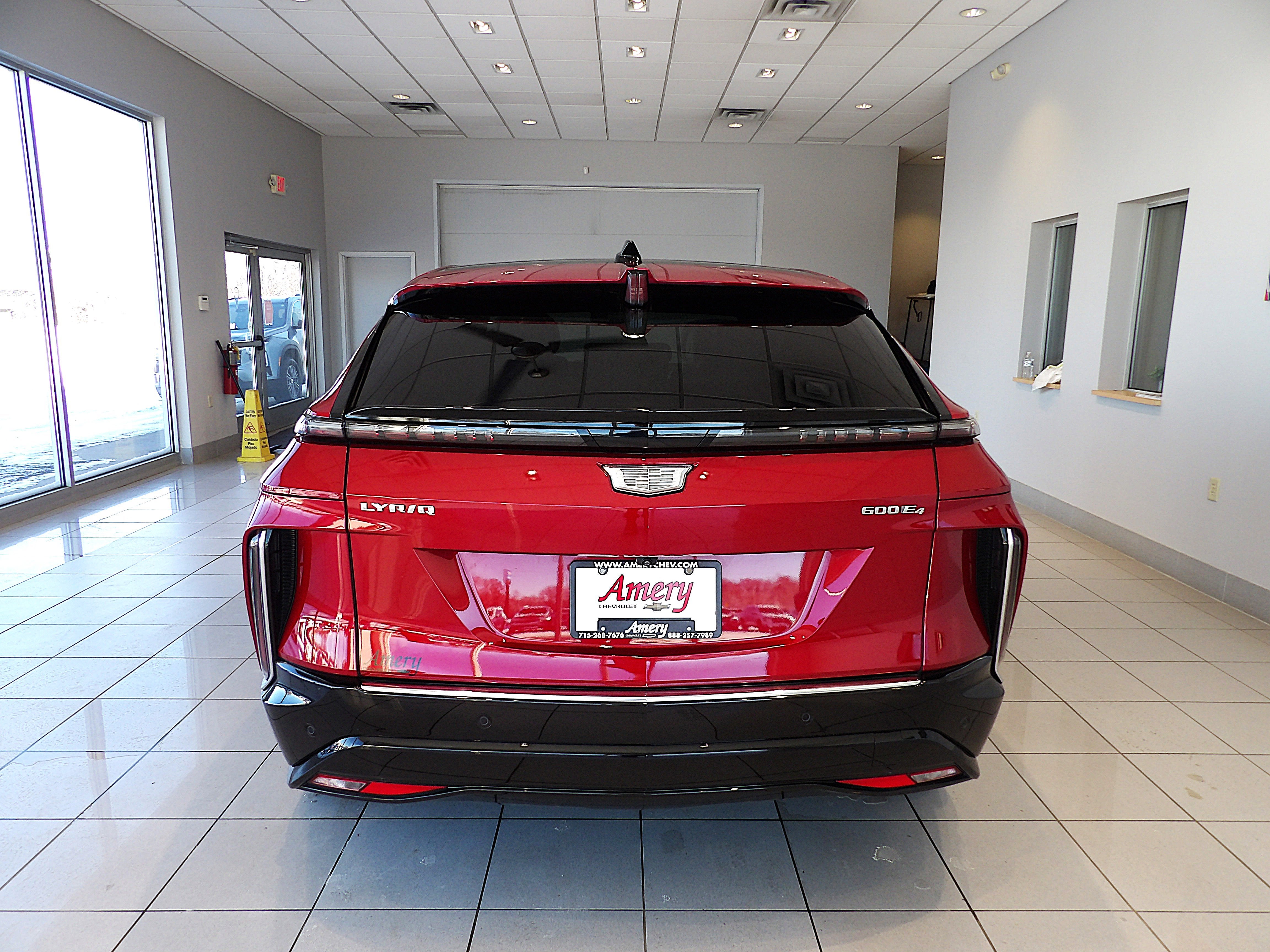 2024 Cadillac LYRIQ Luxury 2