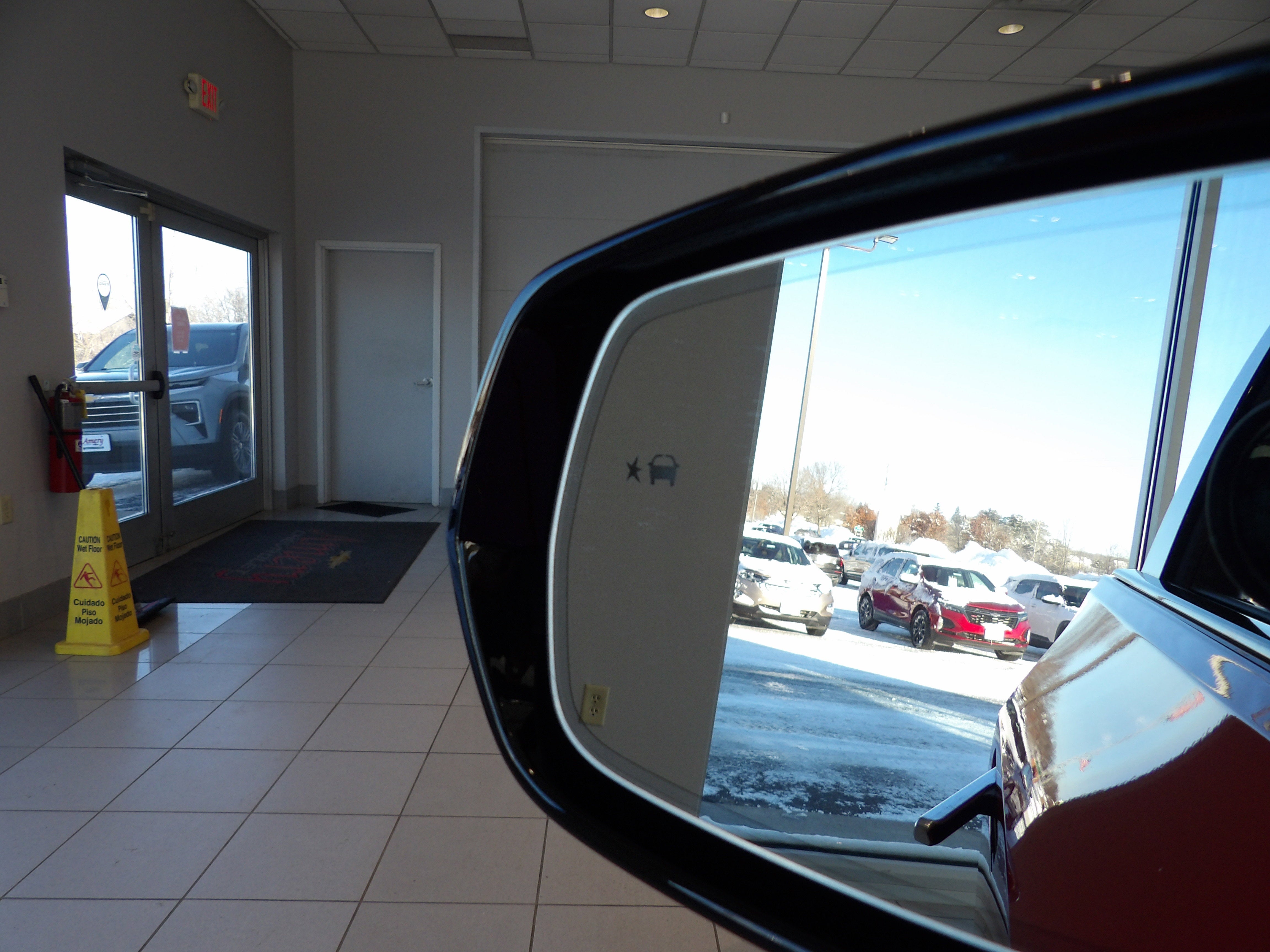 2024 Cadillac LYRIQ Luxury 2